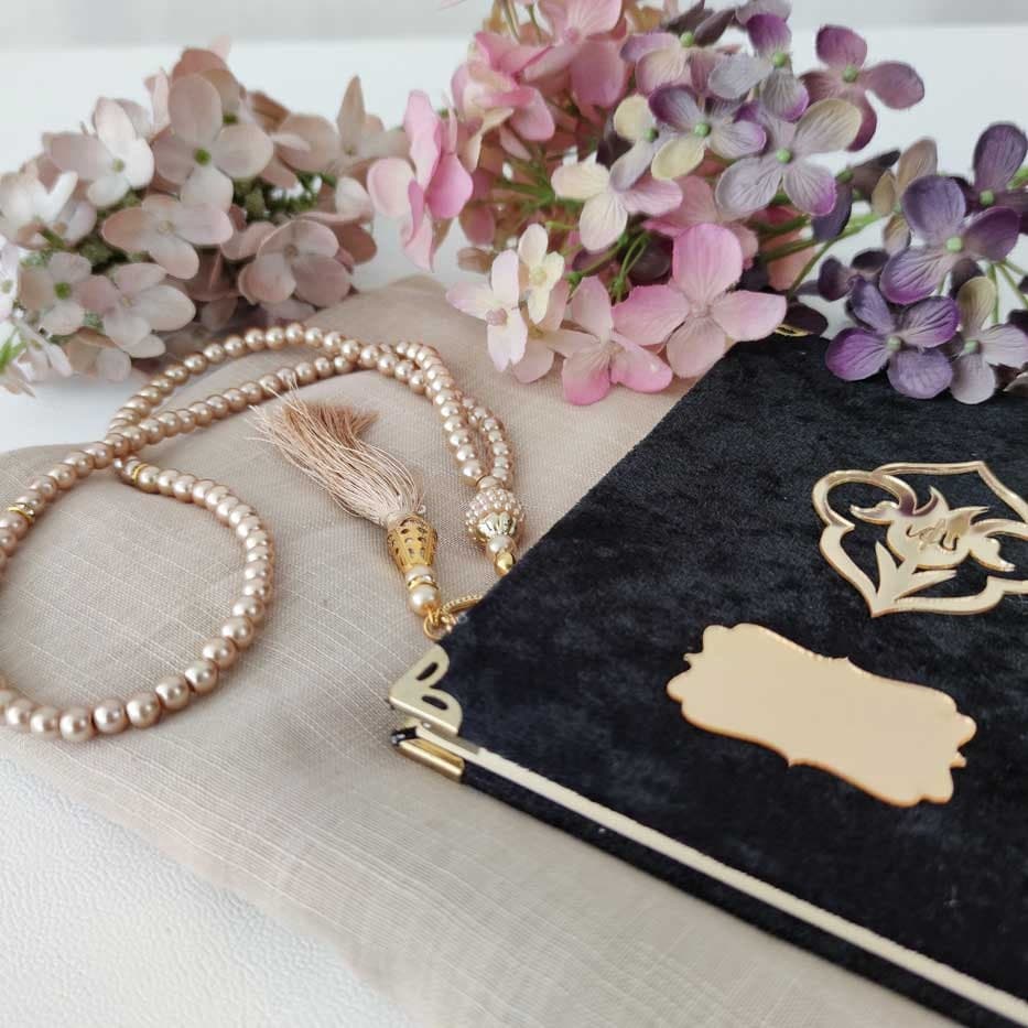 Eid Gift Yaseen Gift Set Beige Tasbeeh Islamic Head Scarf Gift Set Velvet Yaseen Quran Gift Islamic Wedding Graduation Gift Designer Sejadah - image 5