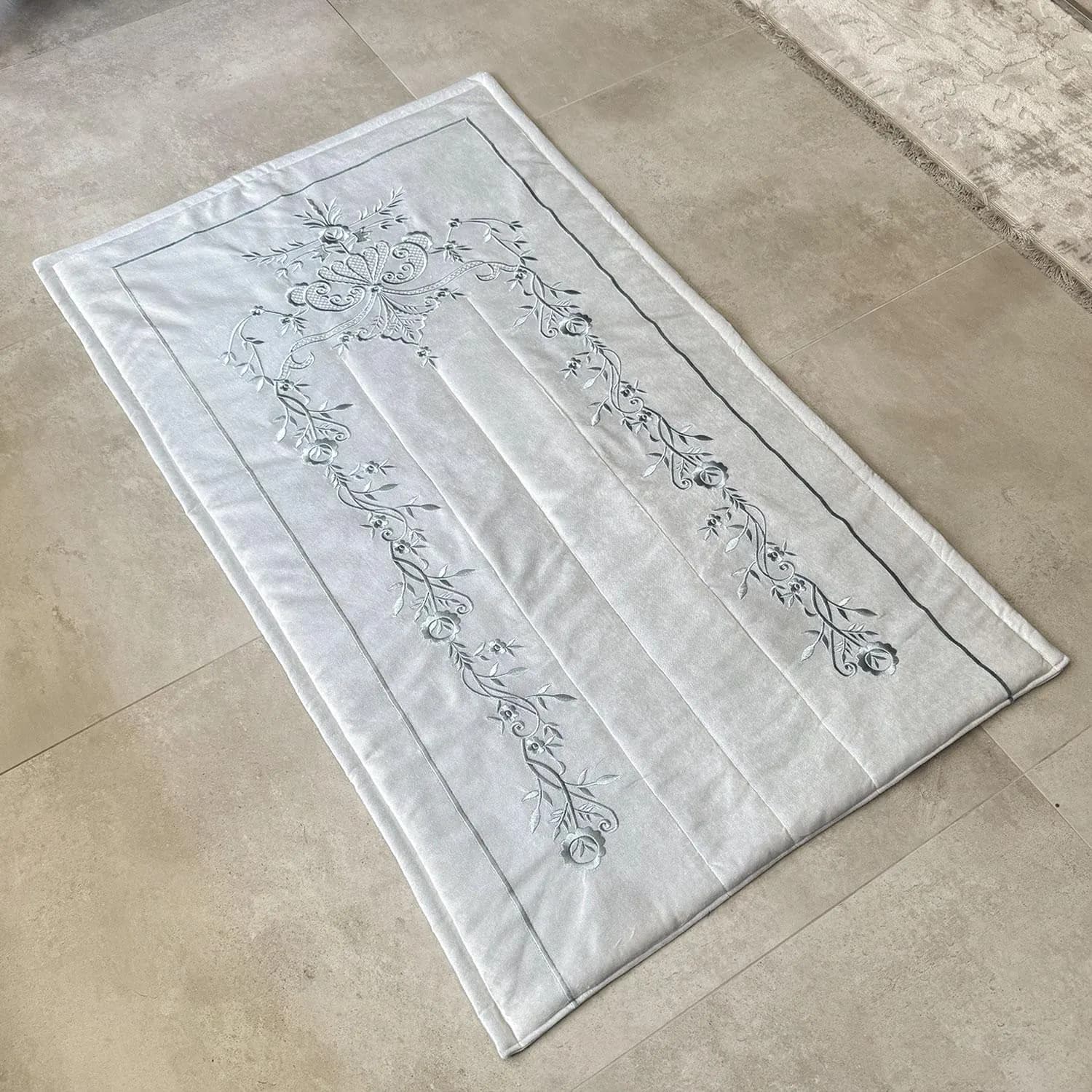 Cream Velvet Islamic Prayer Rug with Silver Embroidery, Muslim Prayer Mat, Islamic Home Decor, Soft Velvet Janamaz, Ramadan Gift, Sejadah
