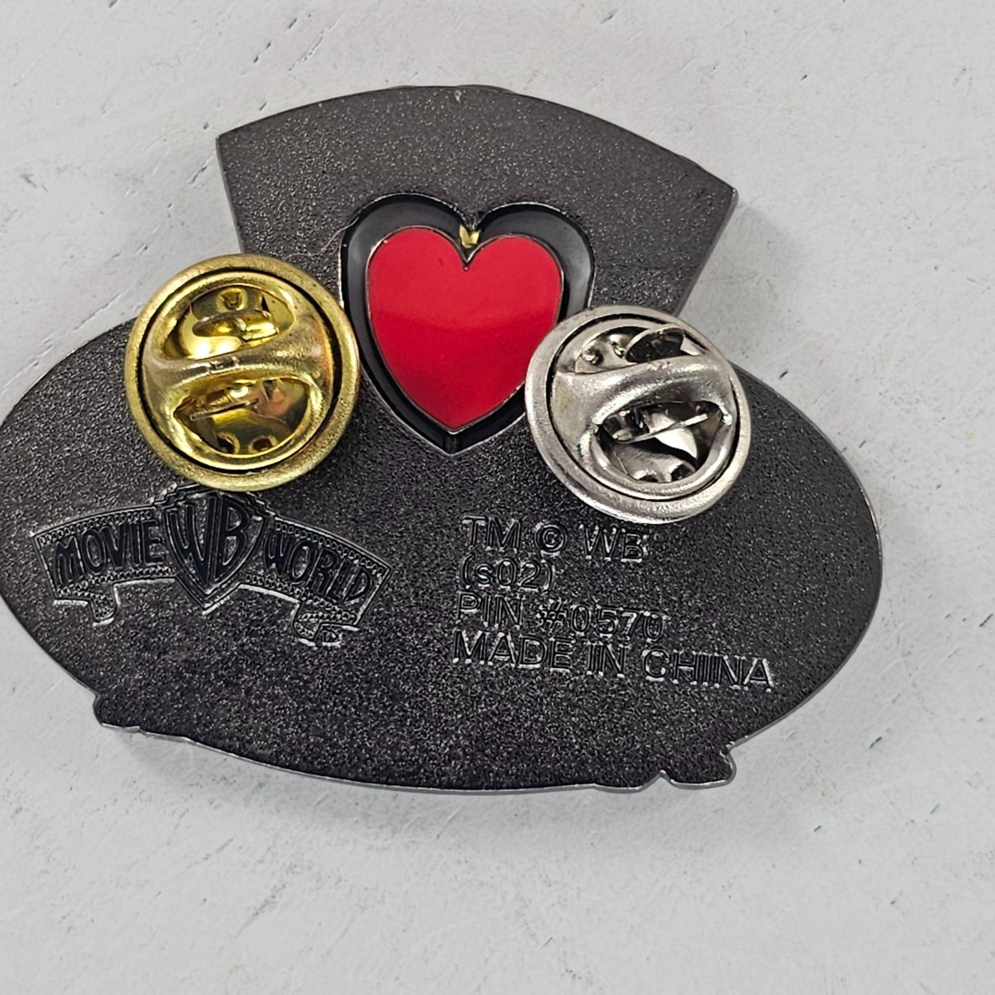 Looney Tunes Pepe Le Pew L'Amour Enamel Pin With Heart Design - image 5