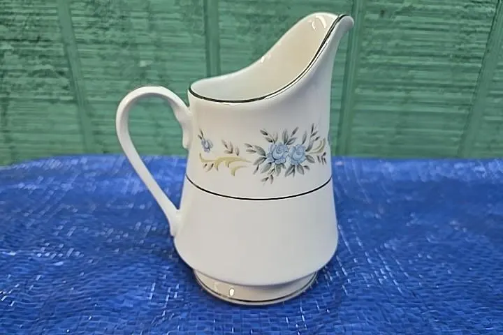 Premier Fine China Glen Ellen Creme Pitcher with Blue Designs – Pregle Pattern - image 5