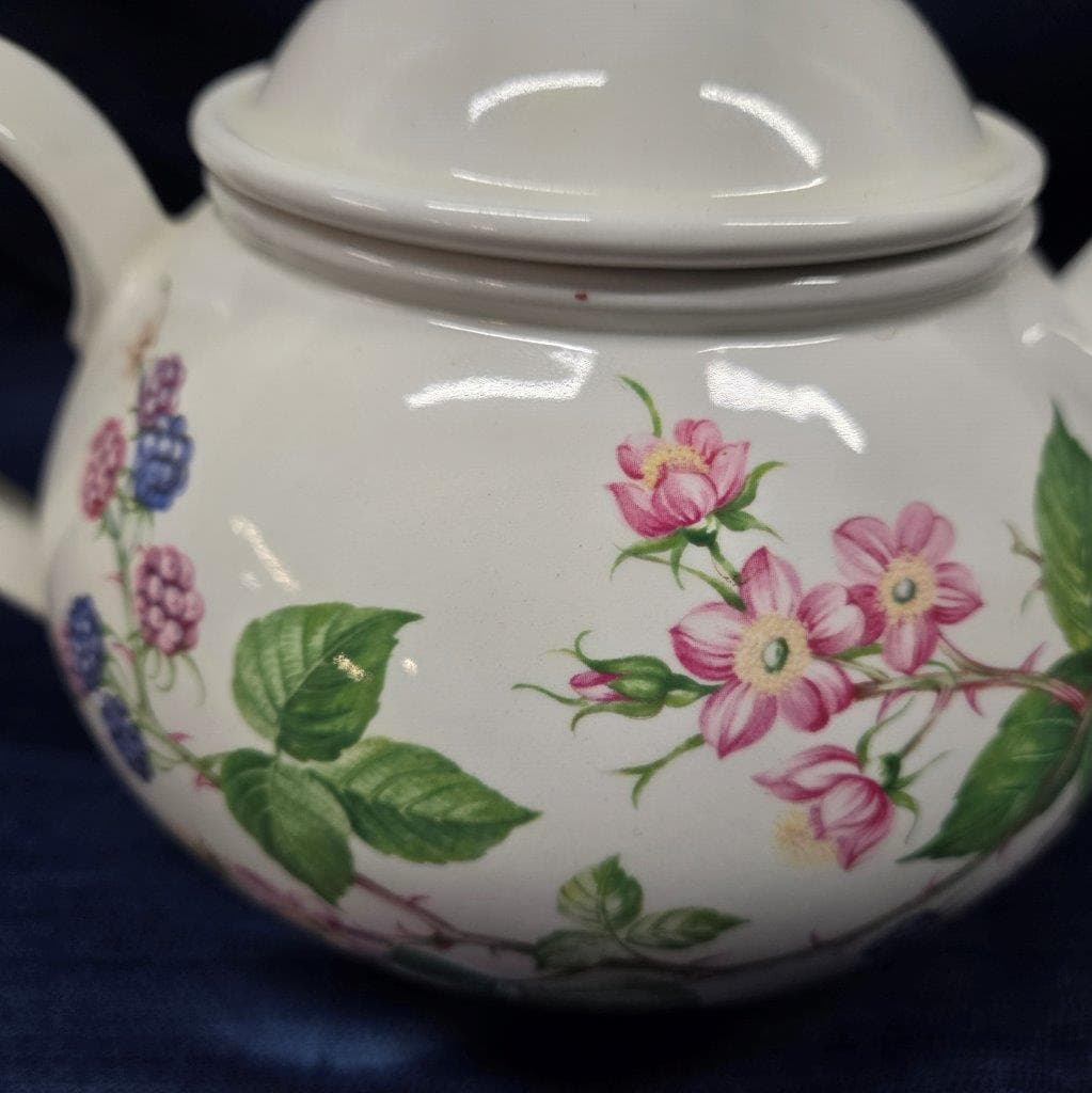 White Floral Teapot - Vintage Teapot - Tea Party Brunch Party - Springtime Kitchen Décor - image 3