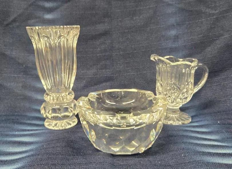 Vintage Glass Vase and Pitcher Set: Collectible Décor