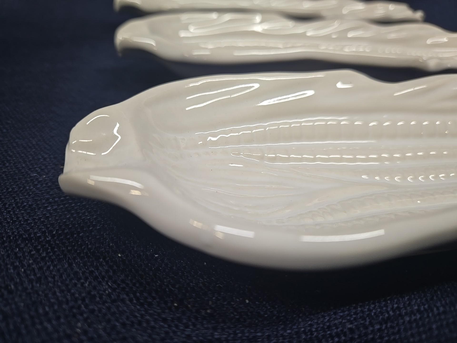 California Classics Set of 3 White Corn Cob Dishes - image 4