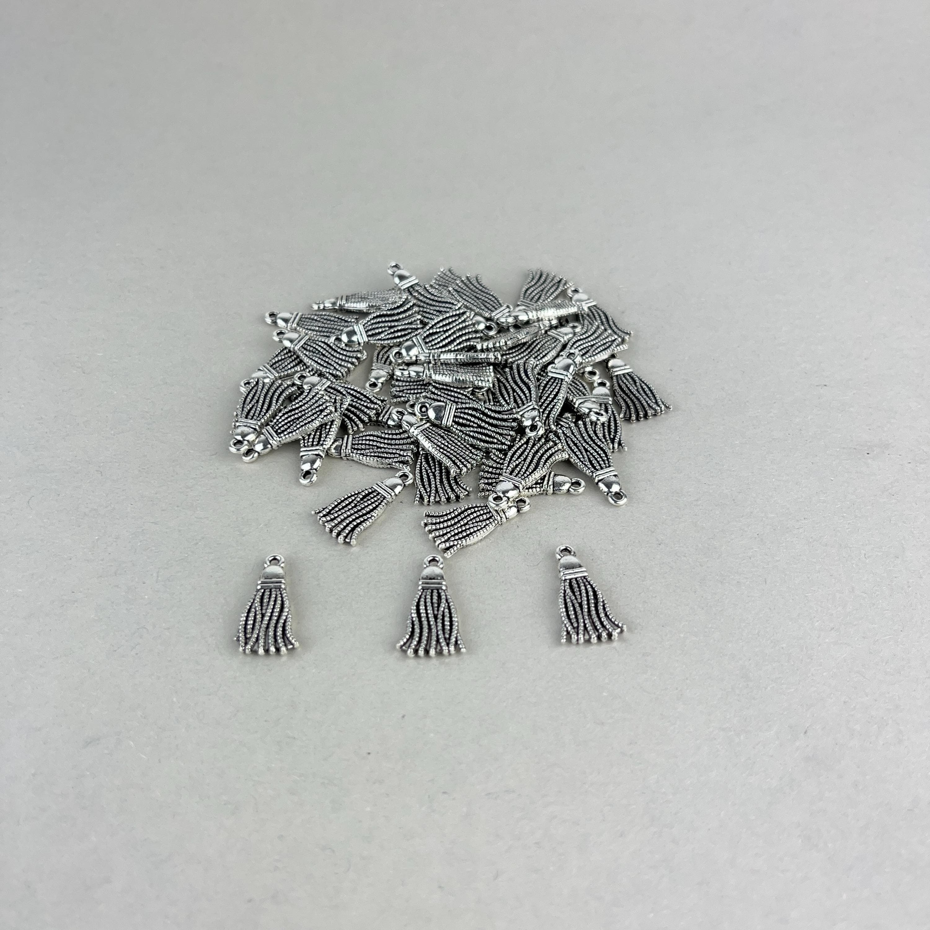 Tassel End, Supplies