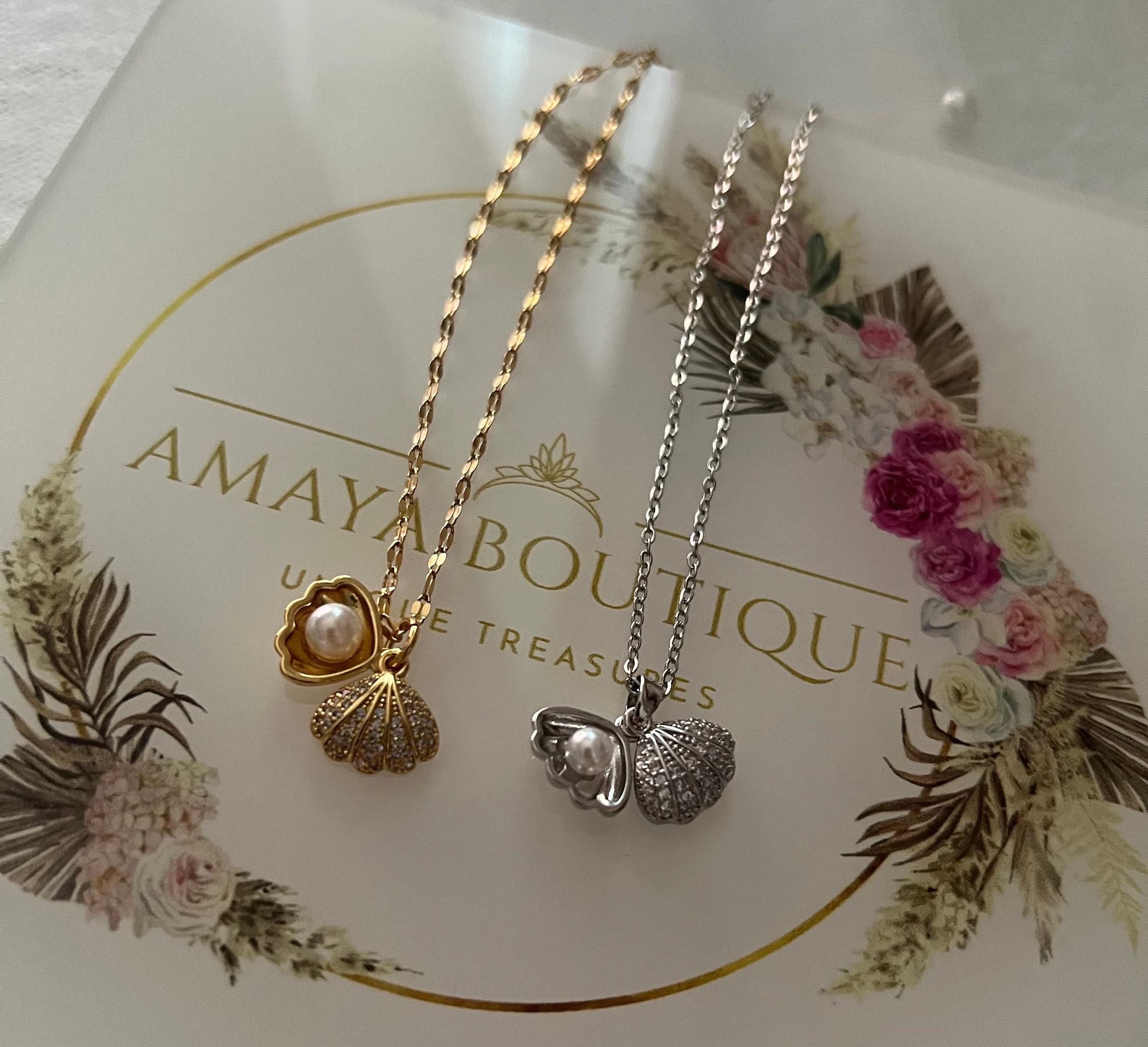 Pearl In Shell Neckace | Shell Necklace | Gift Idea | Dainty Necklace |