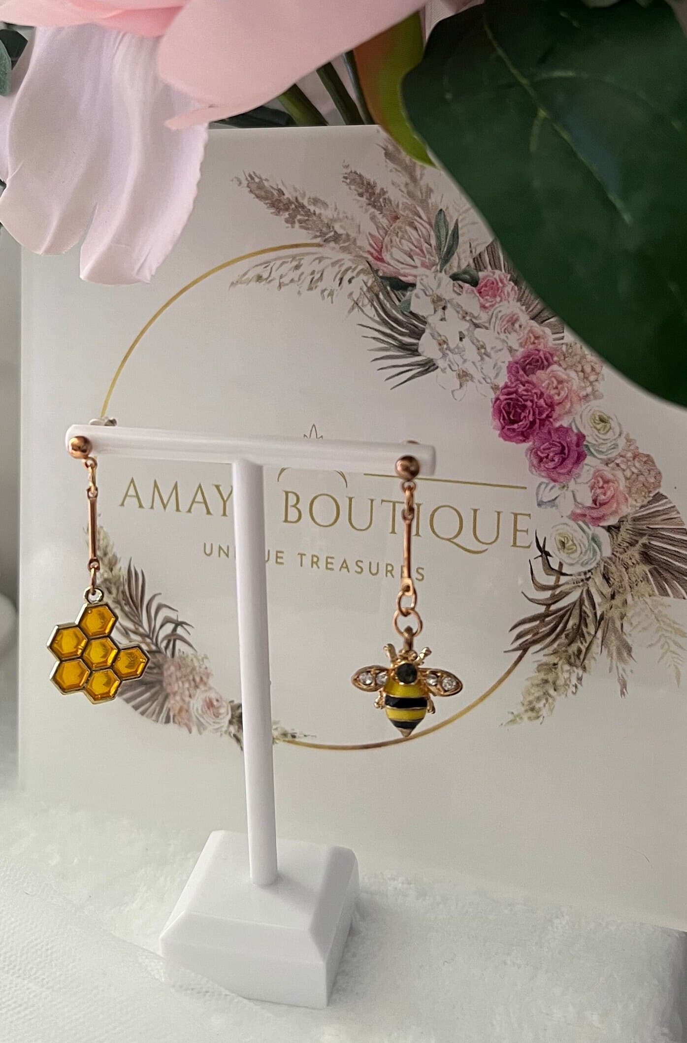Bee & Honeycomb earrings | irregular earrings | Korean style | mismatch earrings |