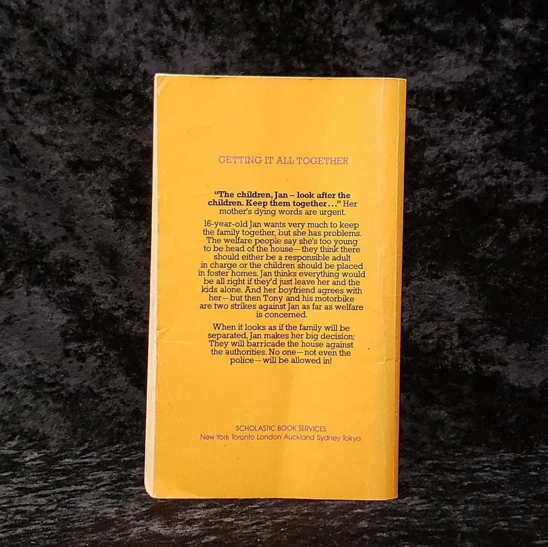 Getting It All Together by Christine Dickenson - 1975 Vintage young adult paperback book - image 3