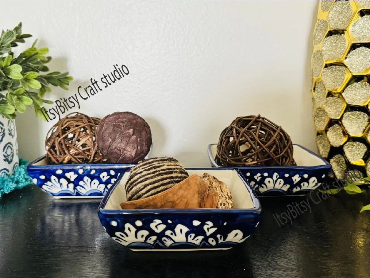 Hand-Painted Multani Blue Ceramic Platter: Pakistan Craft, Kashi Kari Design
