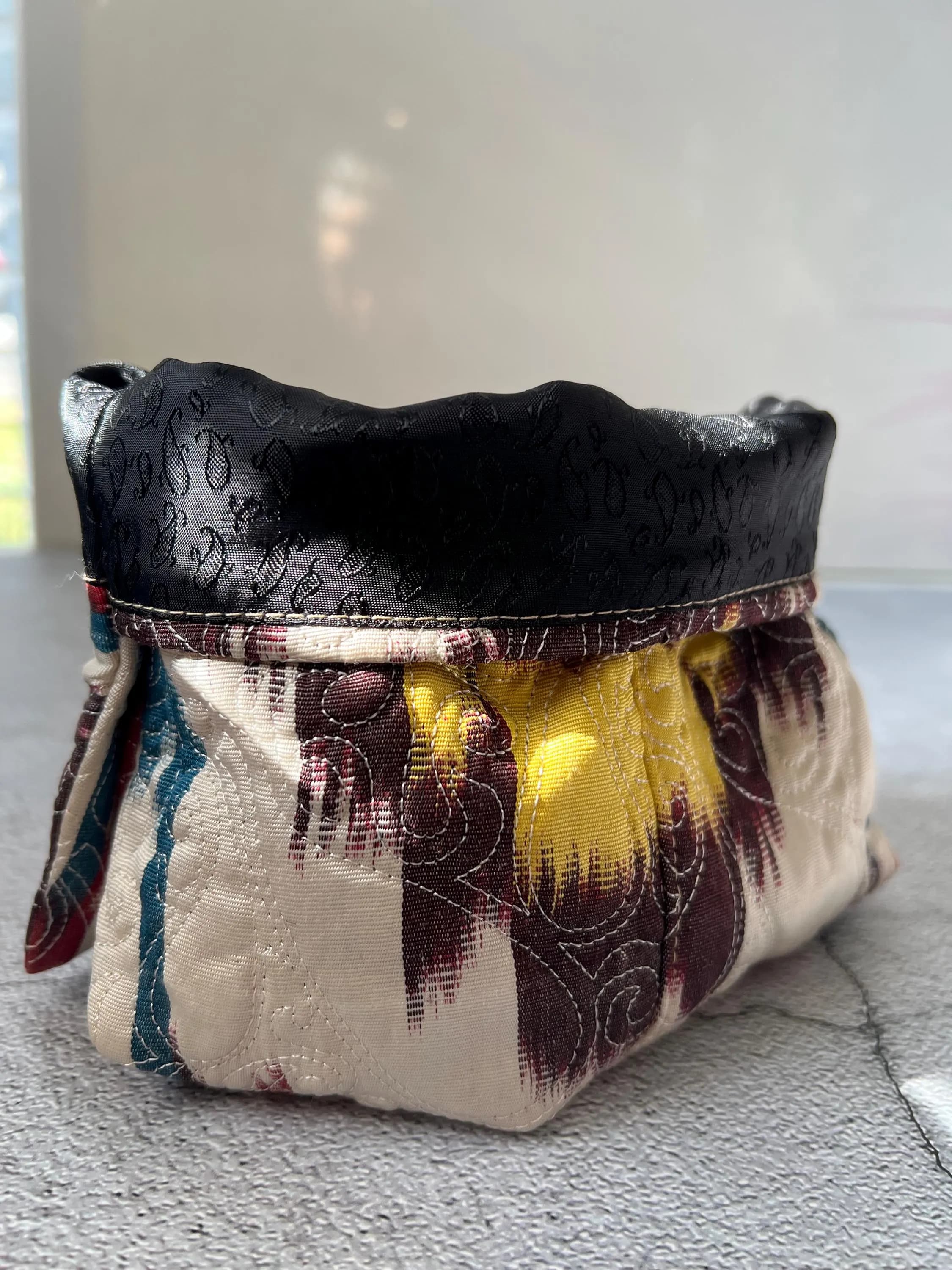 Ikat Quilted Purse Organizer, Vintage Buttoned Pouch - image 4