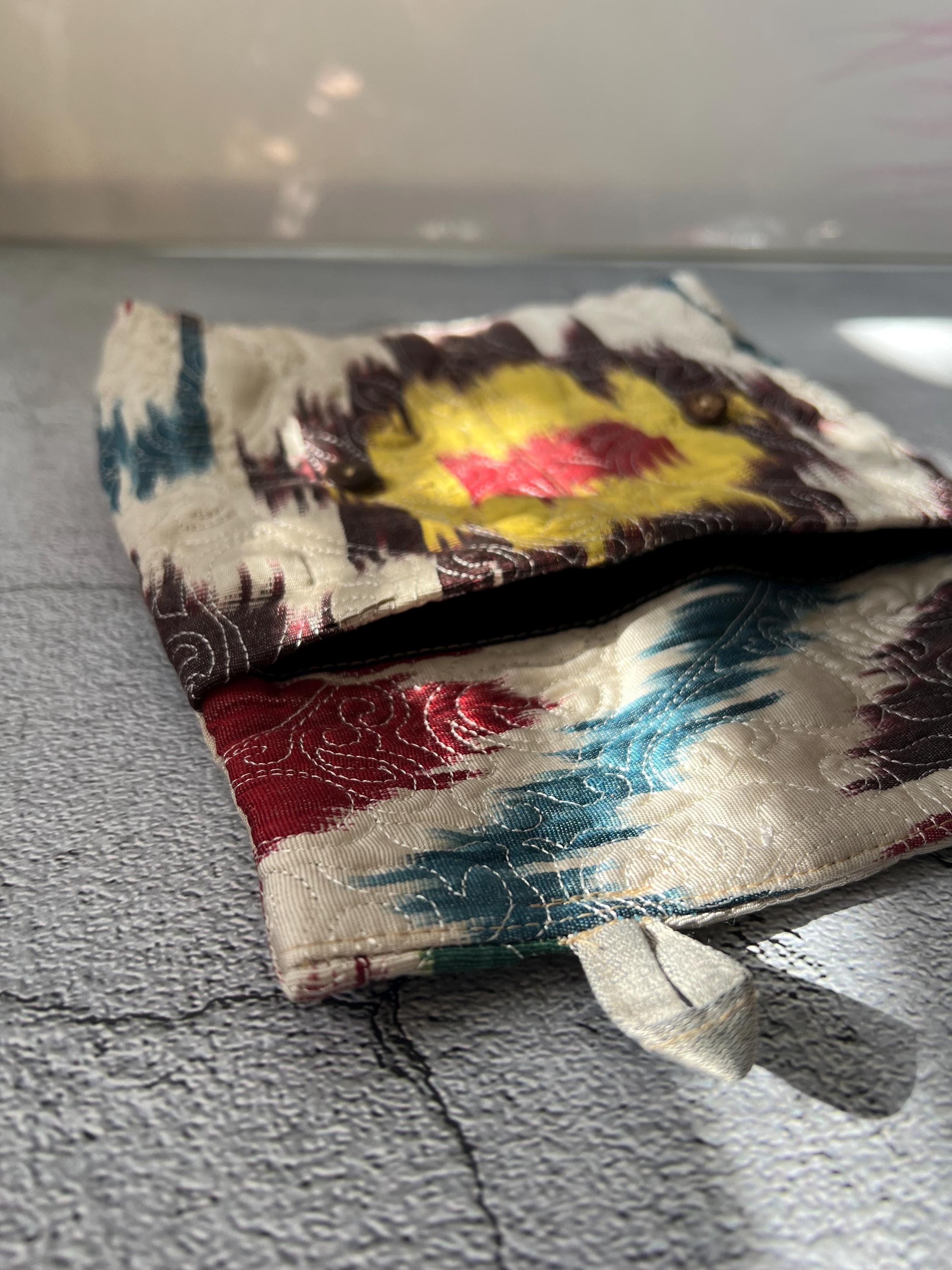 Ikat Quilted Purse Organizer, Vintage Buttoned Pouch - image 3