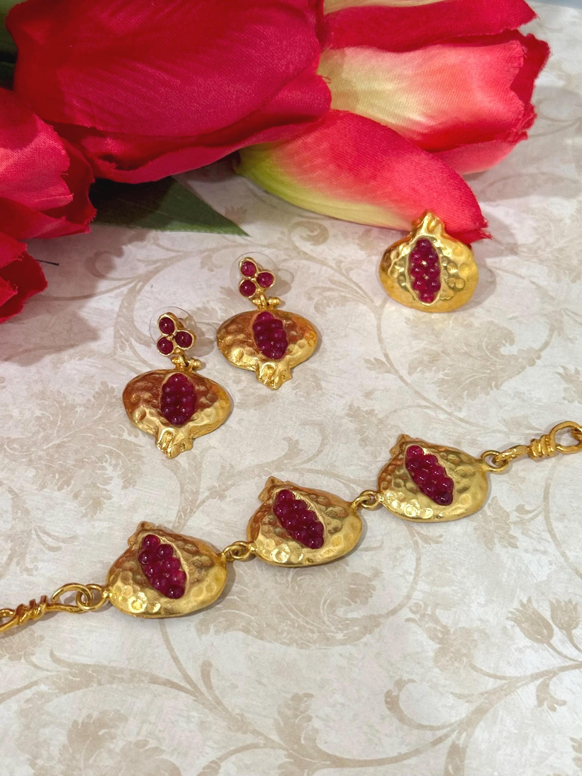 Hammered Pomegranate Bracelet - Garnet - 18k Gold-plated - image 5