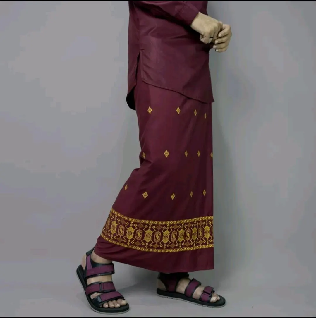 Embroidered Men's Sarong: Traditional Batik Cotton, Made in Indonesia - image 3