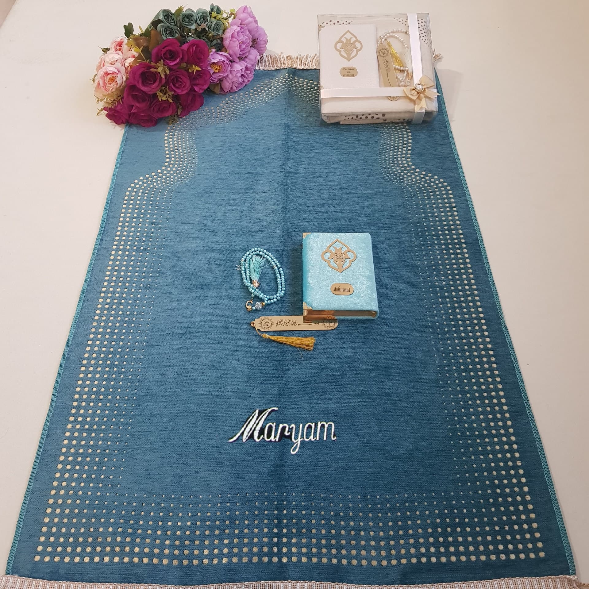Personalized Velvet Prayer Mat Gift Set | Muslim Wedding, Eid, Graduation - image 4