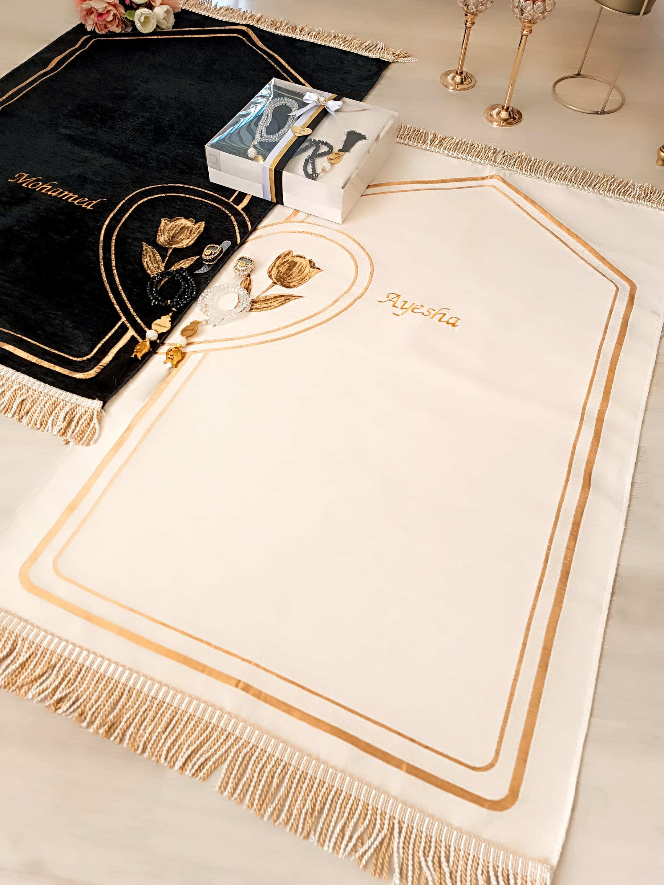 Personalized Couple Prayer Mat Set | Islamic Wedding Favors - image 3