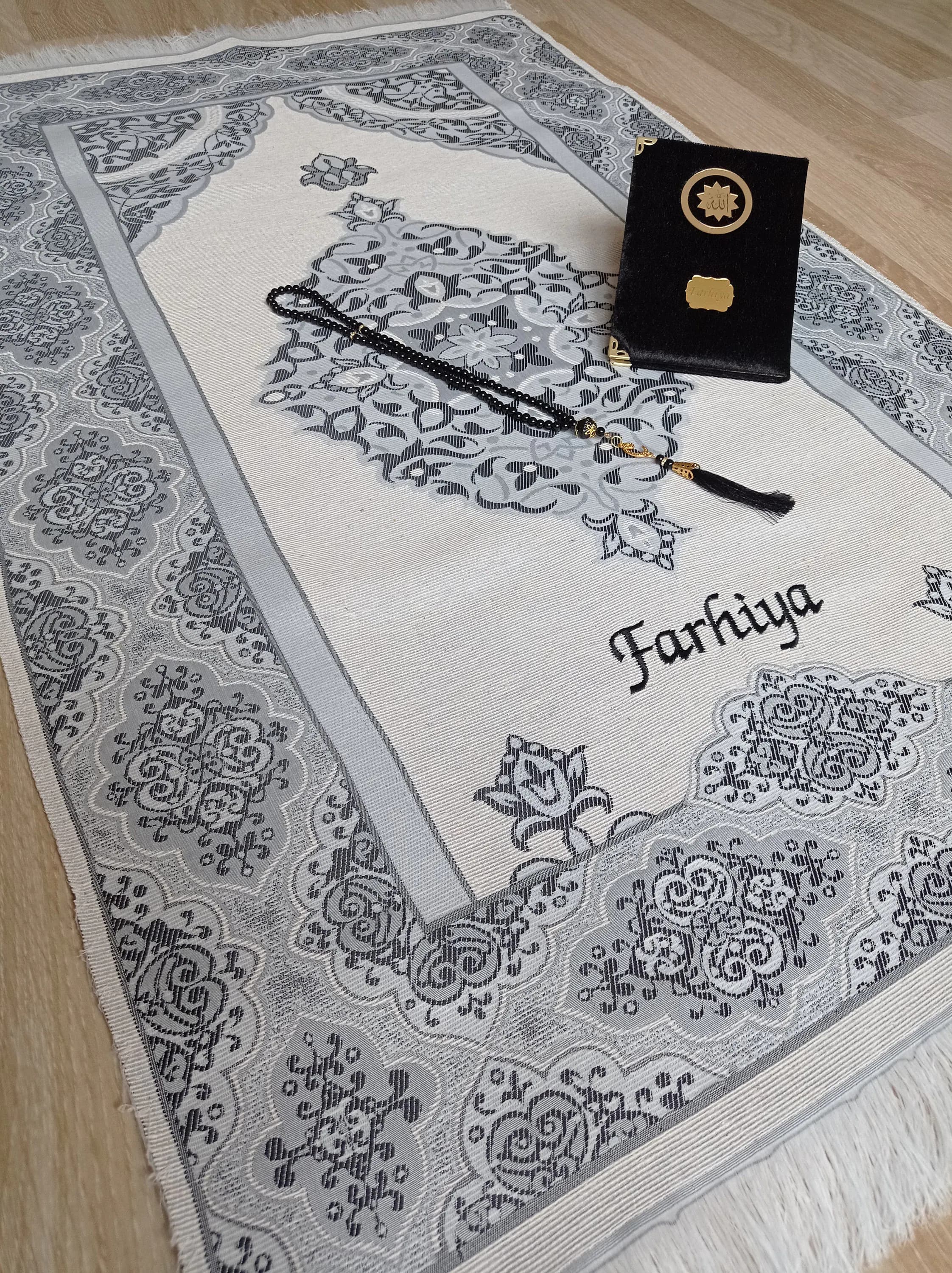 Personalized Woven Prayer Mat Gift Set | Quran, Tasbeeh, Muslim Favors