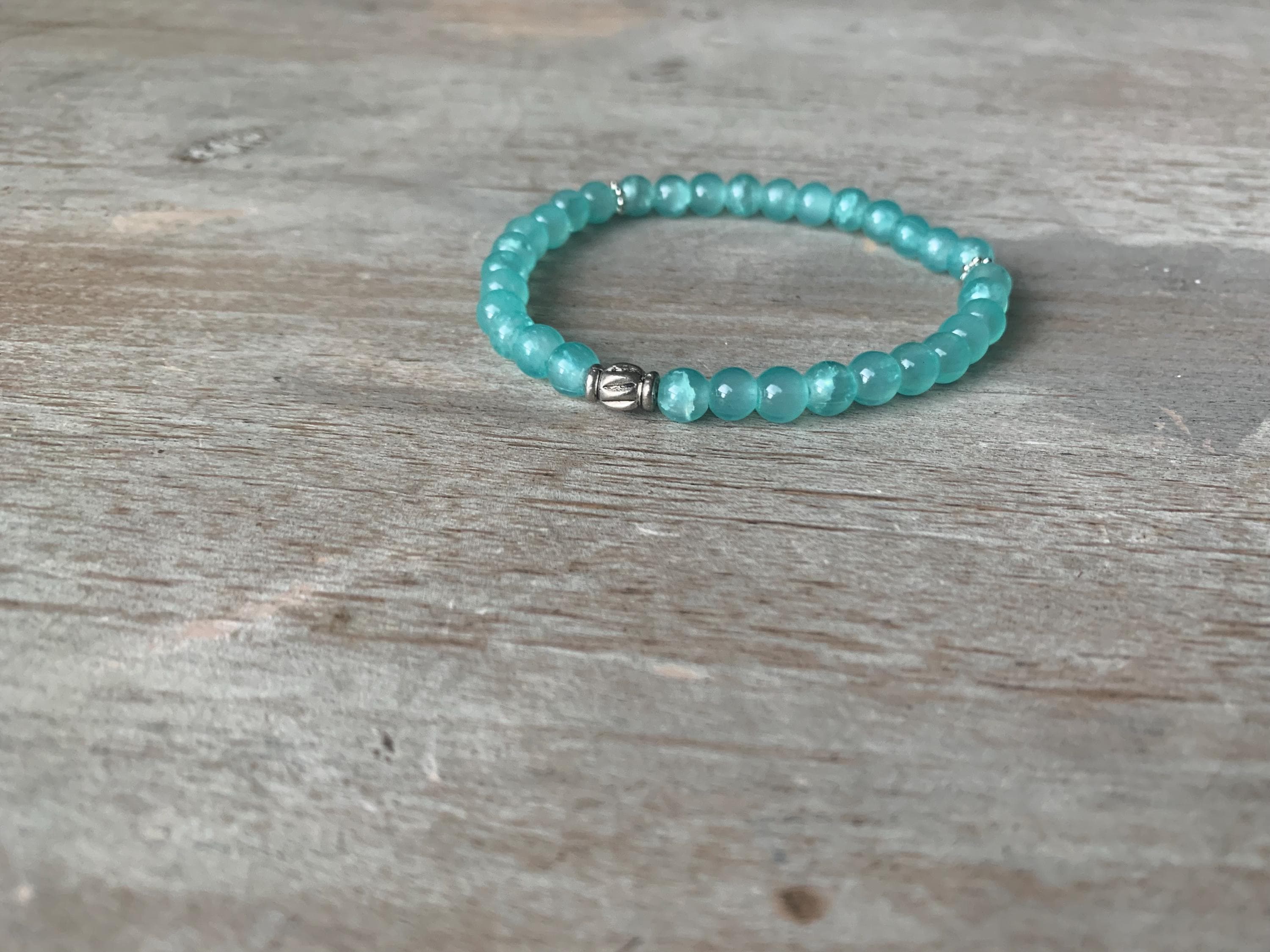 Blue Cracked Glass Bead Tasbih Bracelet (33 Beads)