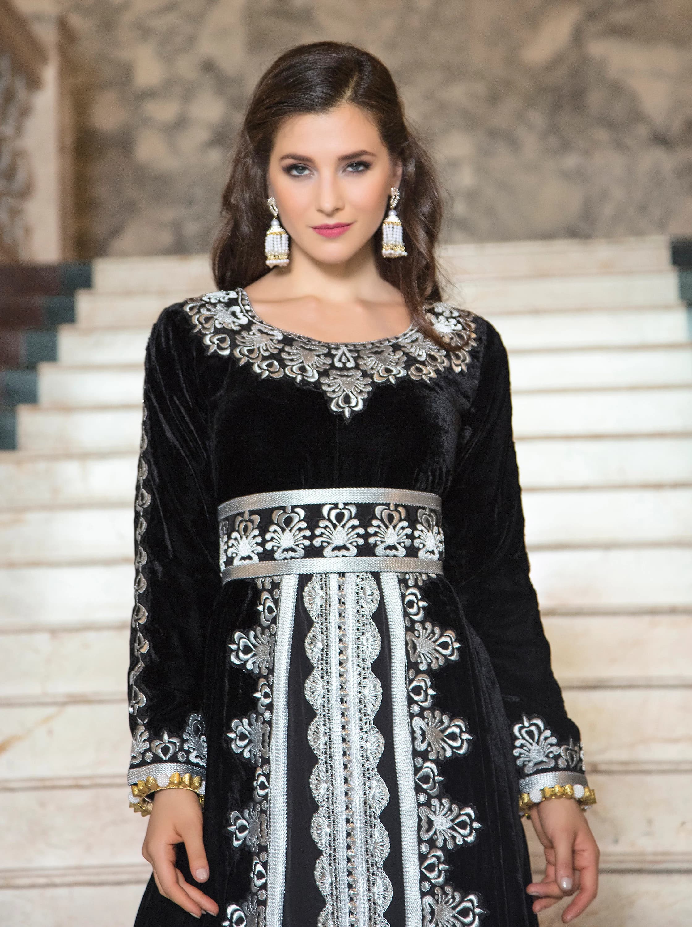 Black Velvet Moroccan Kaftan: Embroidered Arabic Wedding Gown - image 3
