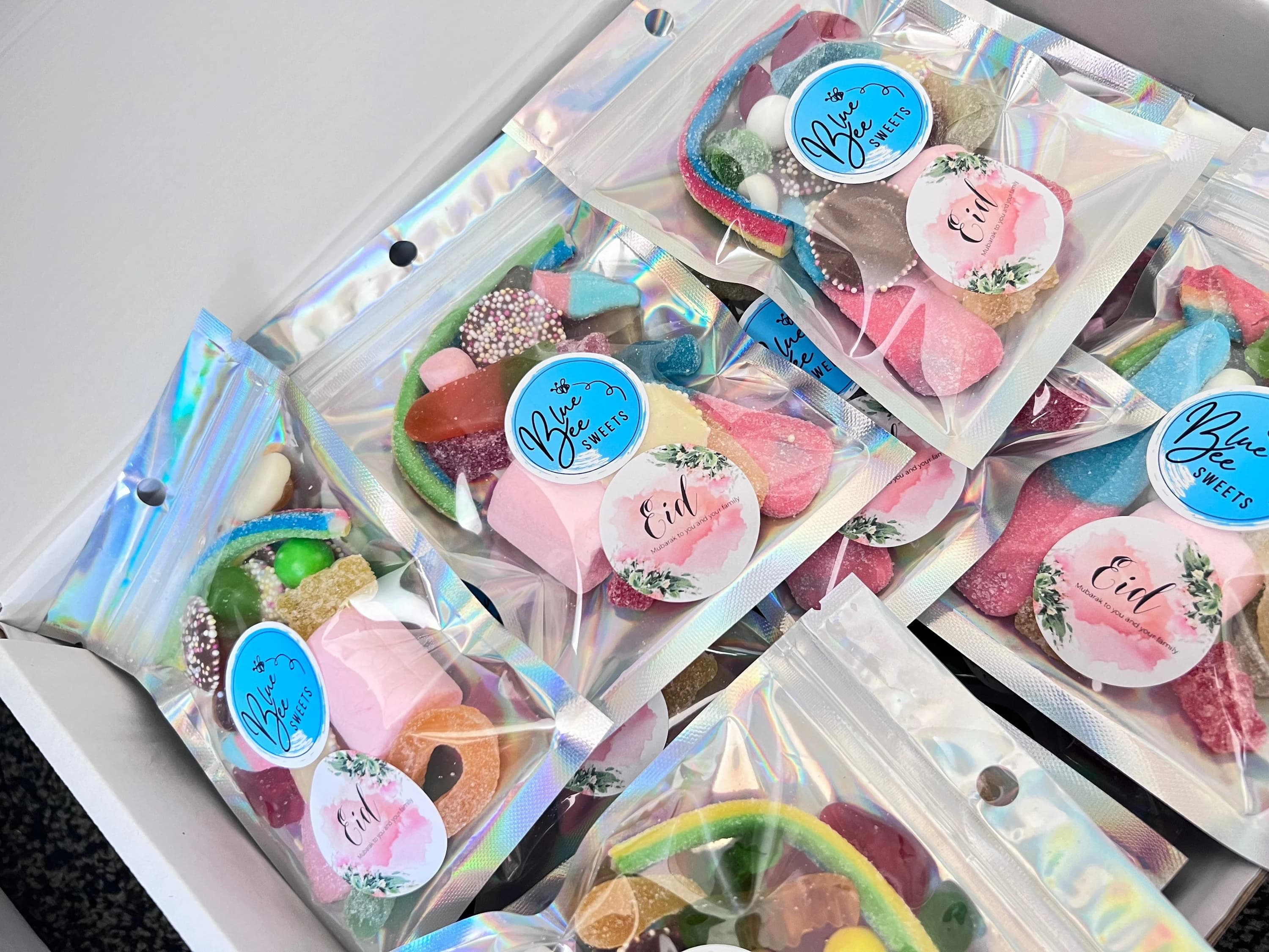 Bulk Buy GUMMY MIX Halal/Vegan Sweet pouches, single treats for gifting, parties and occasions - image 3