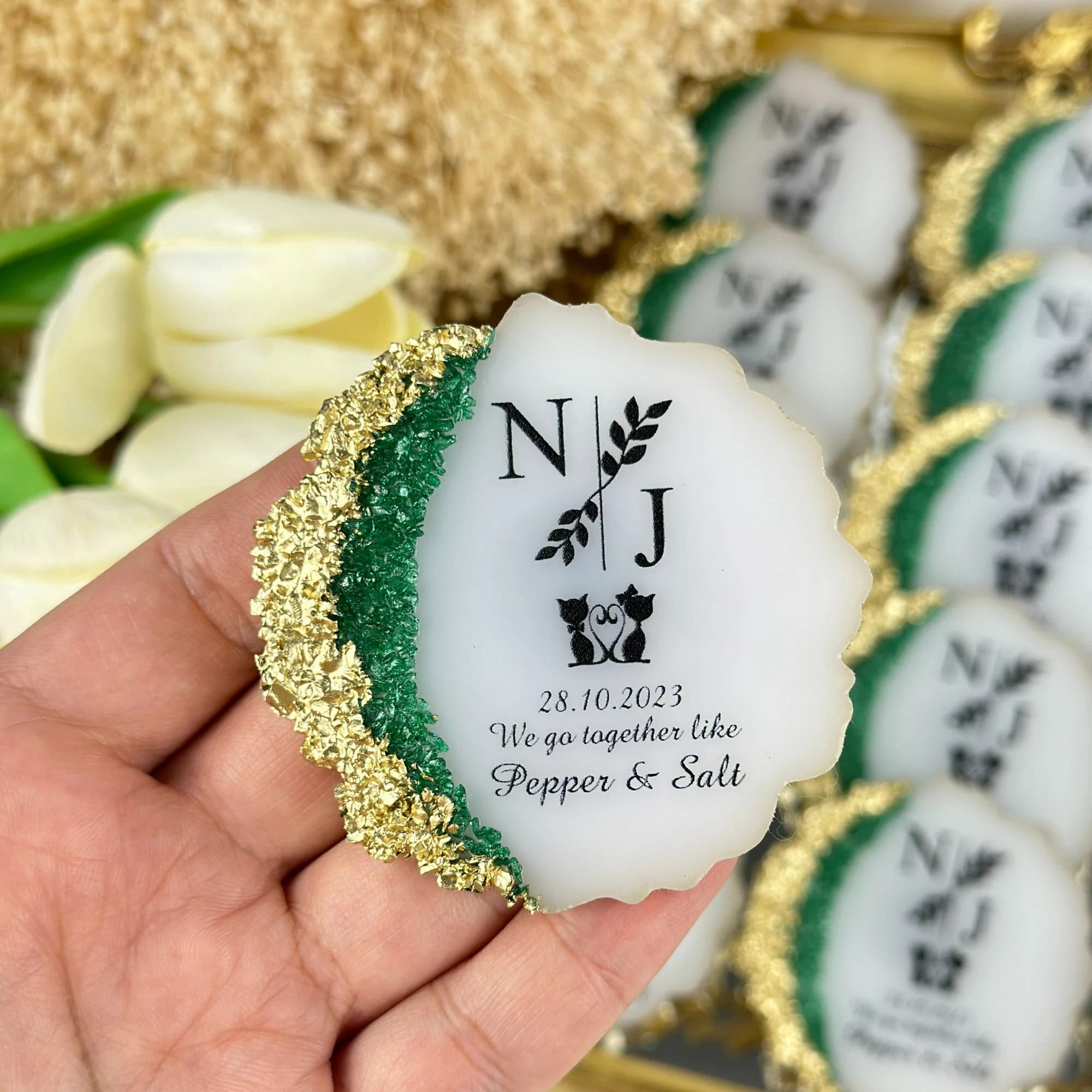 Emerald Green Stone Wedding Magnet, Wedding Favors, Epoxy Magnet, Engagement Favors,Epoxy Magnet, Anniversary Favors, Gift Magnet For Guest