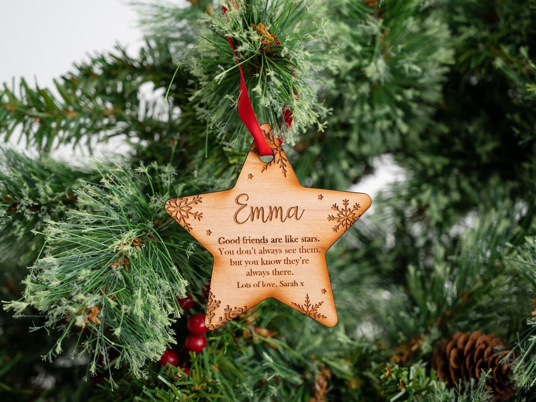 Personalised Friend Wooden Star Bauble - Thoughtful Gift - Xmas Tree Dec - Present for Friend - Christmas Gift To Your Bestie - Unique Gift