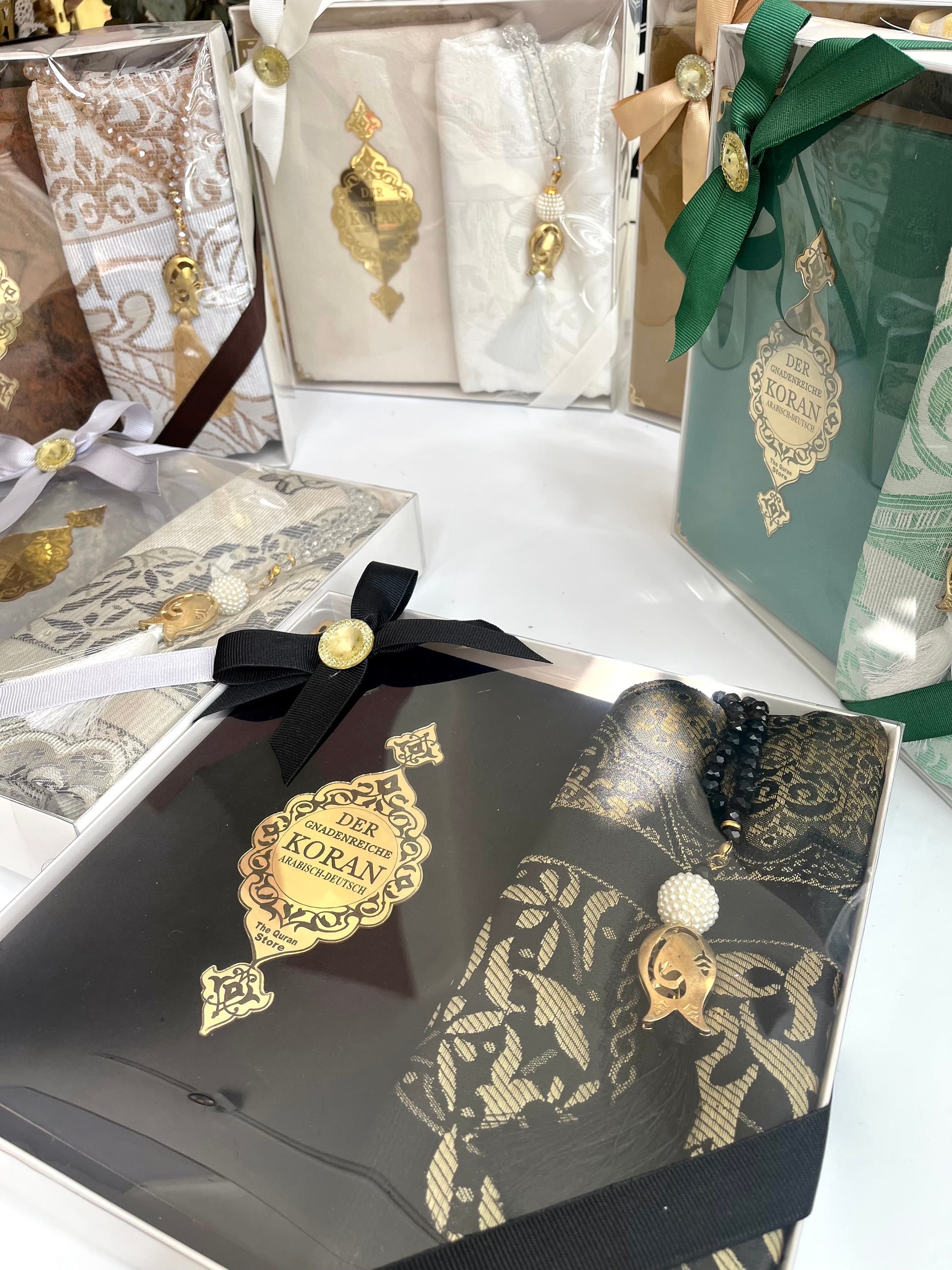 Gold German Quran, Hajj Gift, Eid Gift, Deutch Quran Set and Pearl Tasbih, German Translation Quran, DhikrBeads, German Quran Gift - image 3