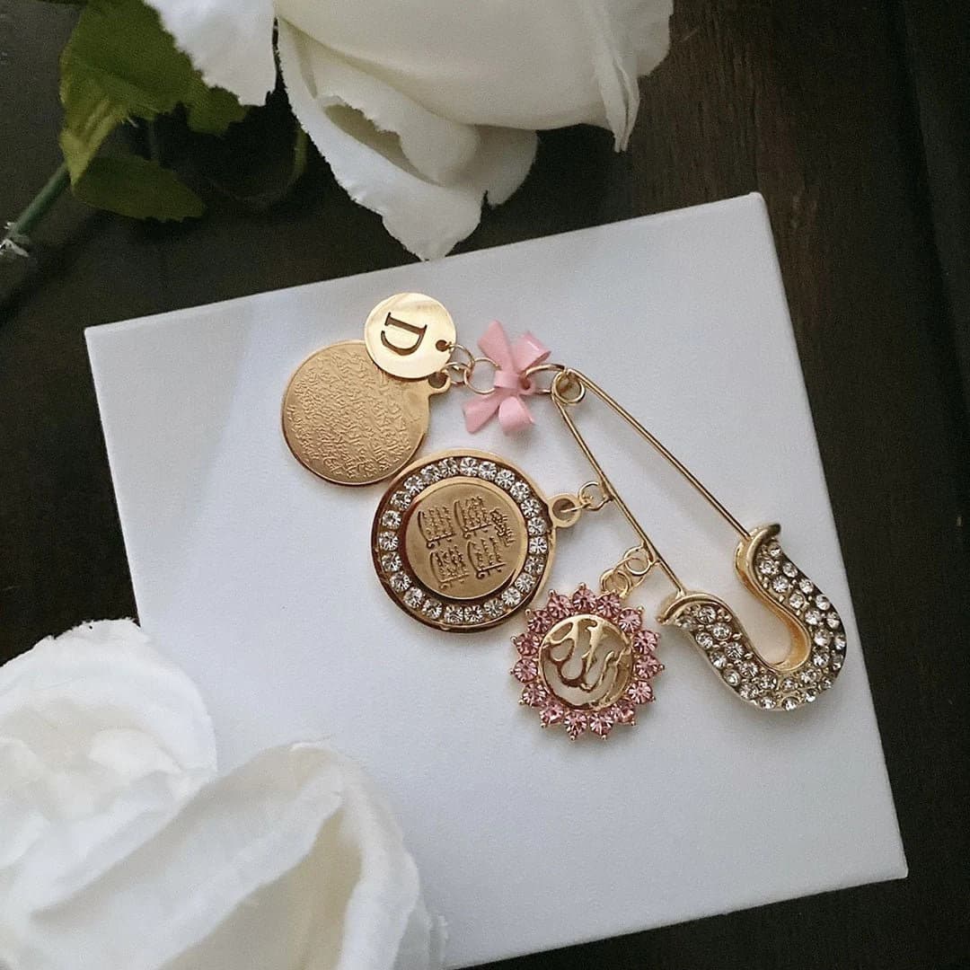Small crystal tip initial pin with ayat Kursi, 4 quls, Allah
