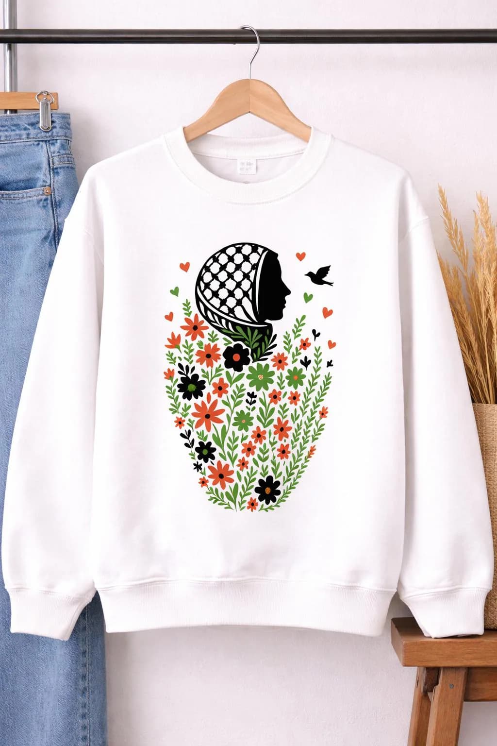 Palestinian Woman Sweatshirt, Islamic Jumper for Women, Keffiyeh Art Pullover, Palestine Inspired Crewneck