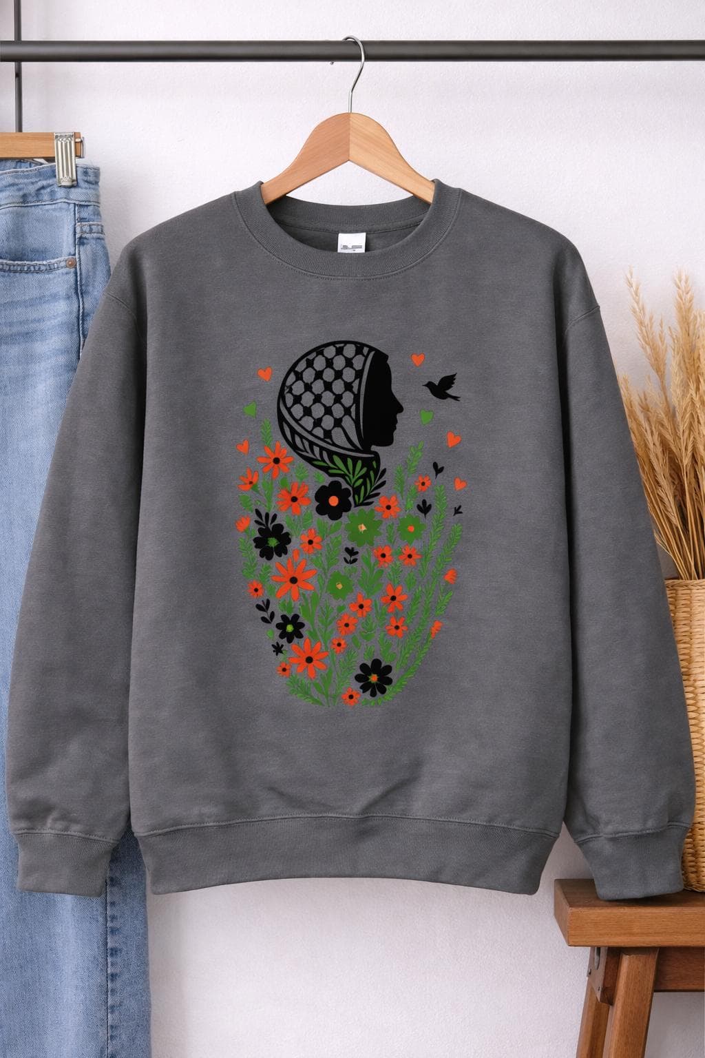 Palestinian Woman Sweatshirt, Islamic Jumper for Women, Keffiyeh Art Pullover, Palestine Inspired Crewneck - image 3