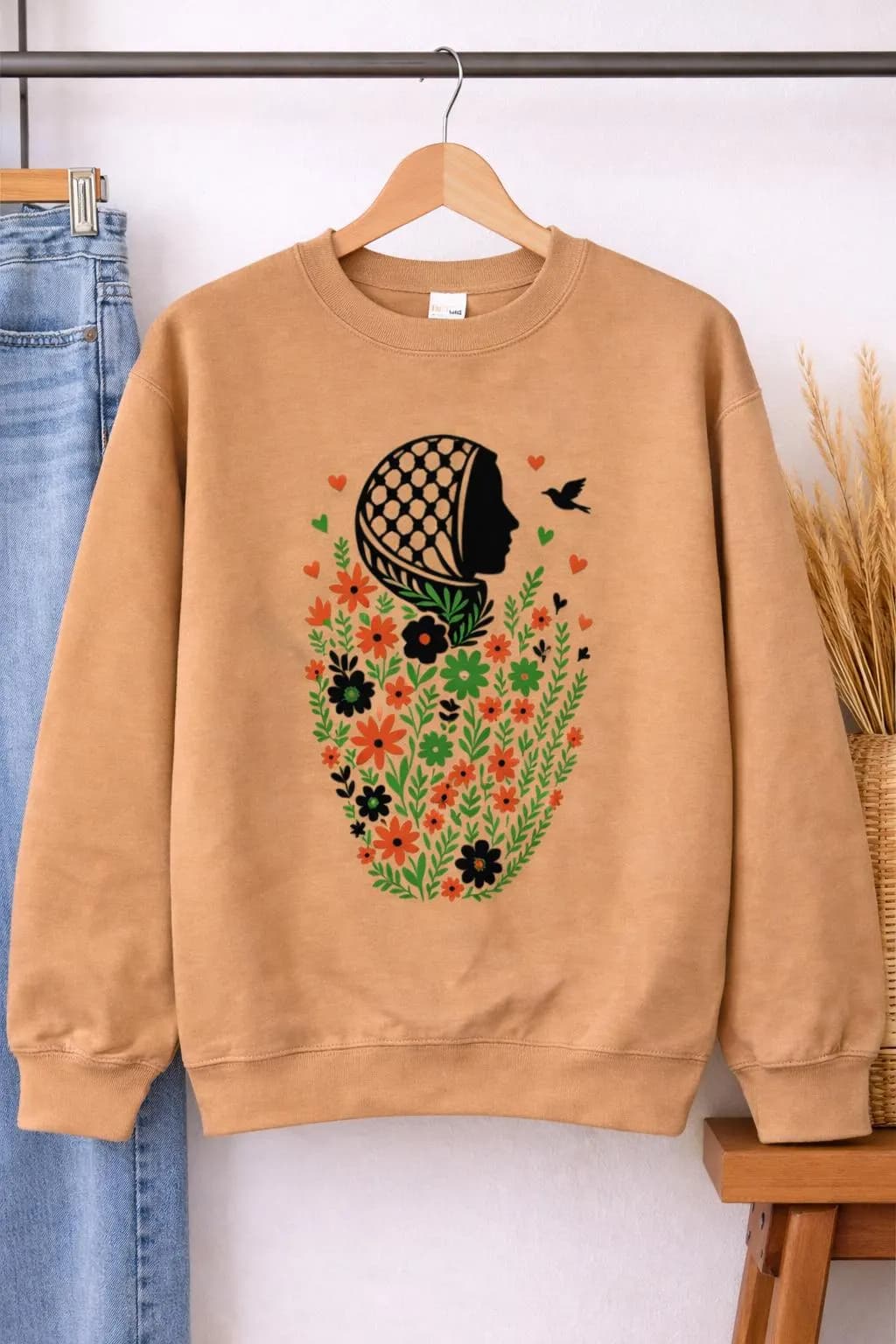 Palestinian Woman Sweatshirt, Islamic Jumper for Women, Keffiyeh Art Pullover, Palestine Inspired Crewneck - image 4