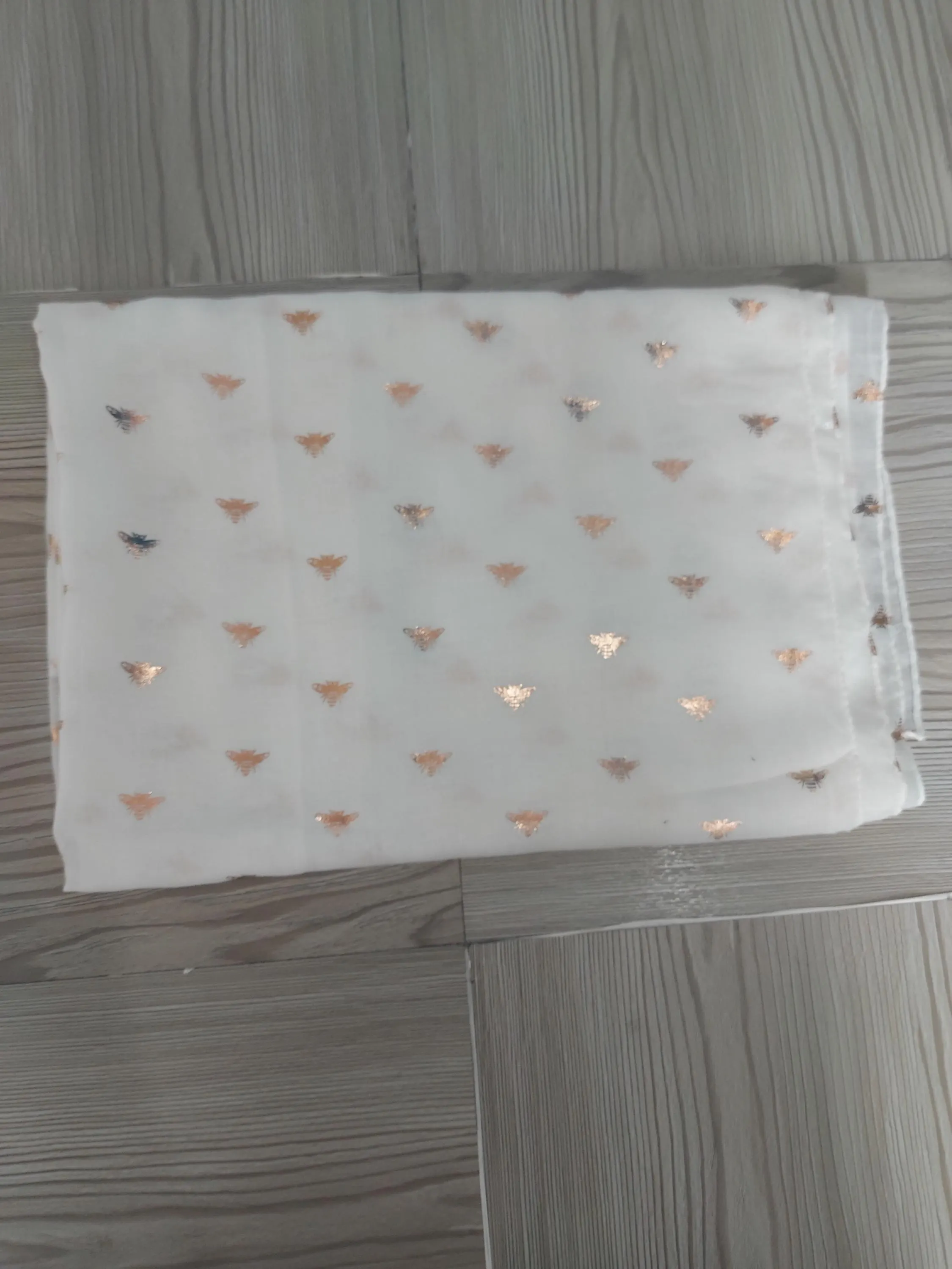 BEE Gold Print White SCARF,Special Gift Scarf for Friend -Mother-Sister,Neckerchief, Daily Use Glitter Gold Bumble Honey Bee Shoulder Wrap