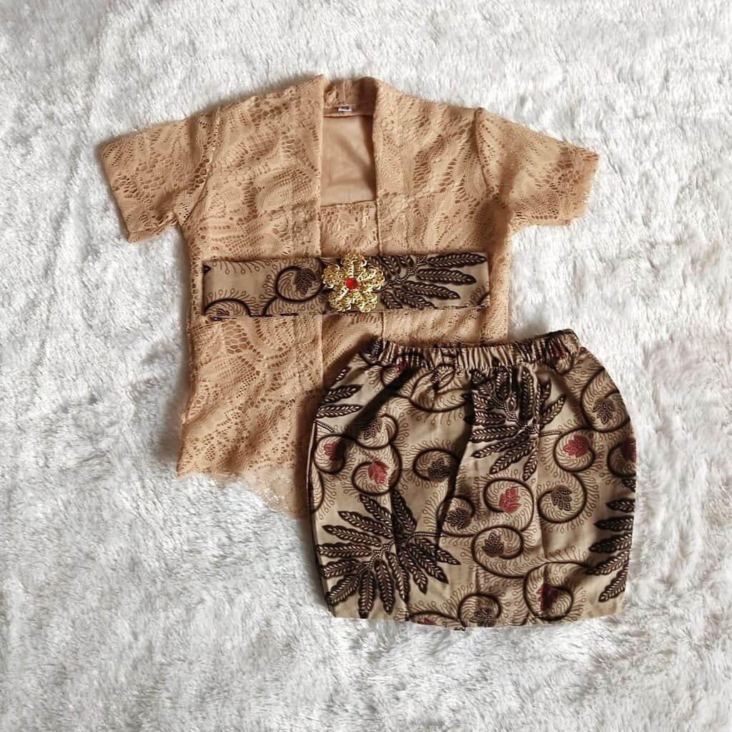 LACE KUTUBARU 0- 2.5years baby Kebaya, Baby kebaya sets SHORT batik  skirts, baby Kebaya sets batik skirts - image 4