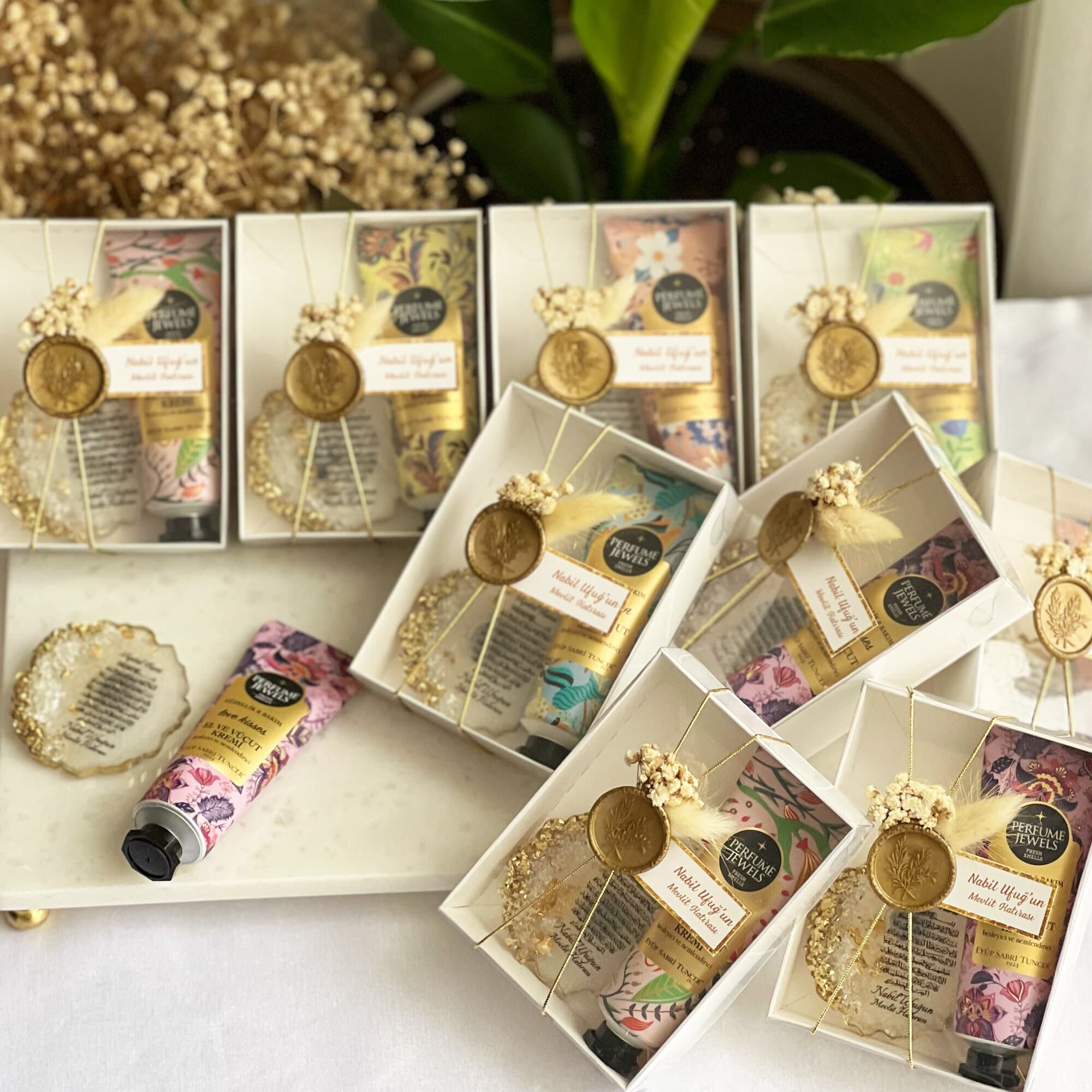 Rustic Wedding Favor: Epoxy Magnet Hand Cream Gift Set - image 3
