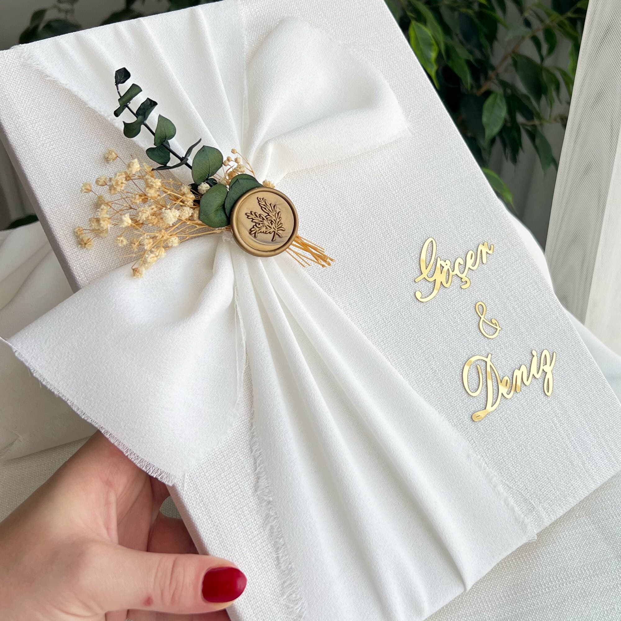 Personalized Linen Wedding Guest Book: Hard Cover Photo Album