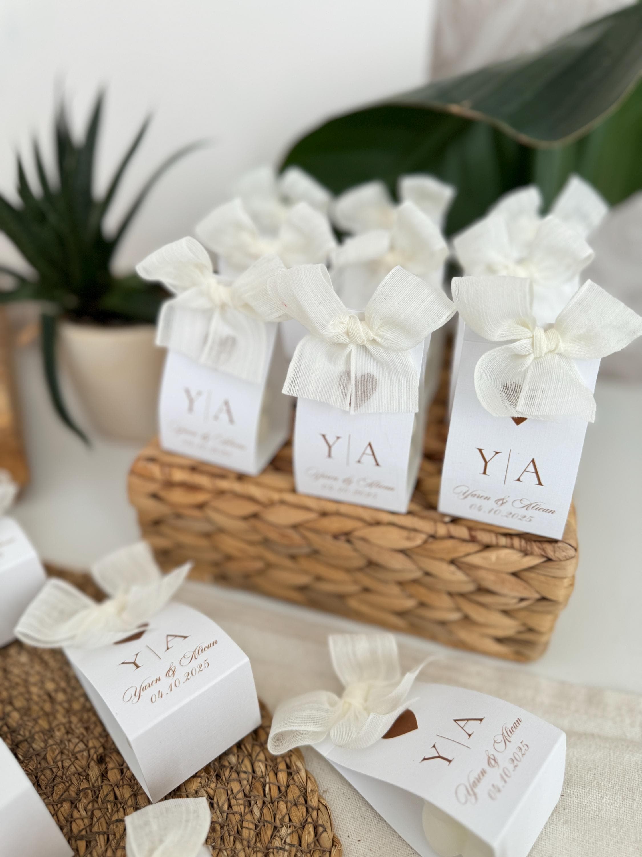 Bubble Candle Wedding Favors: Personalized Engagement Gift, Bulk Bridal Gift