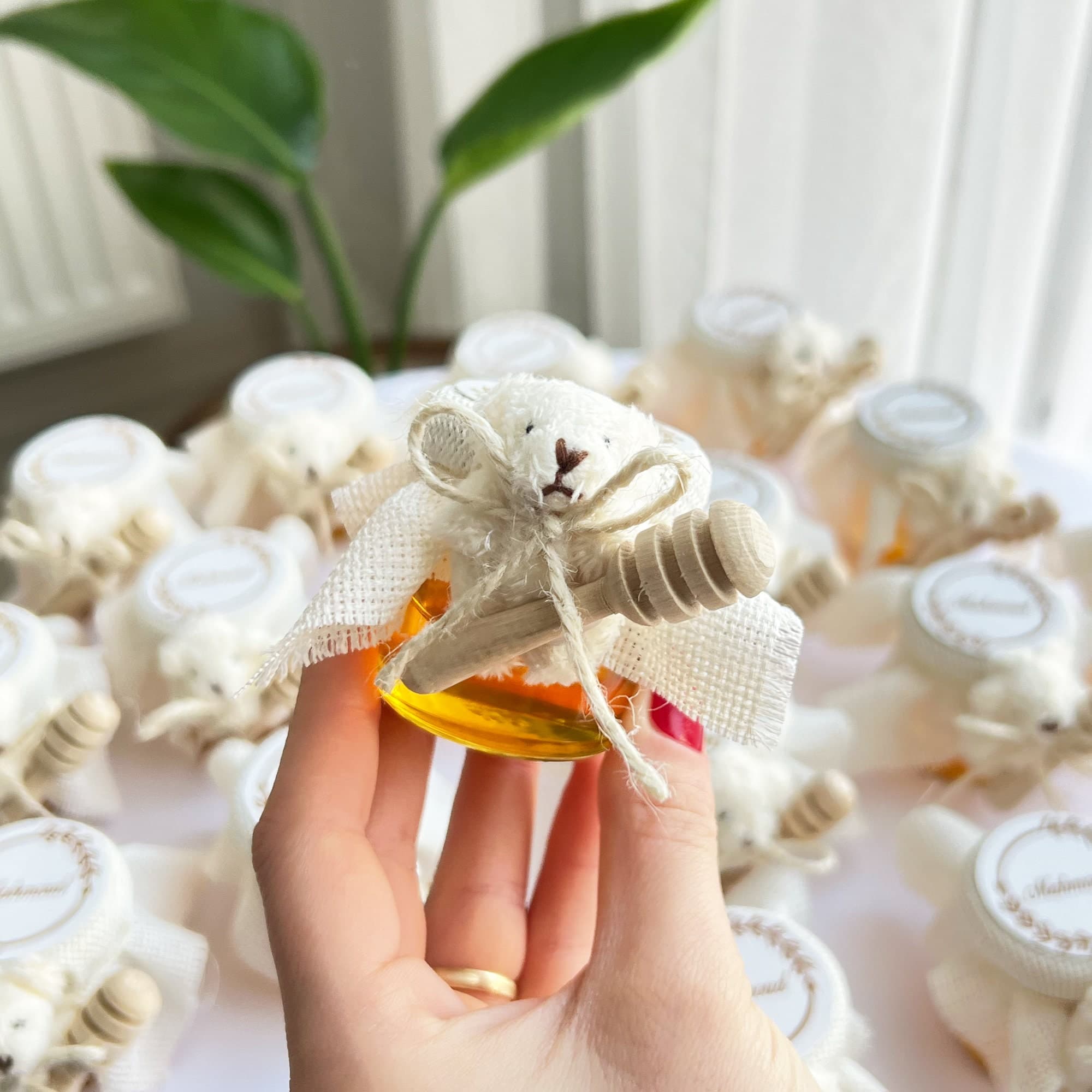 Teddy Bear Honey Jar: Personalized Party Favor Gift (40cc)