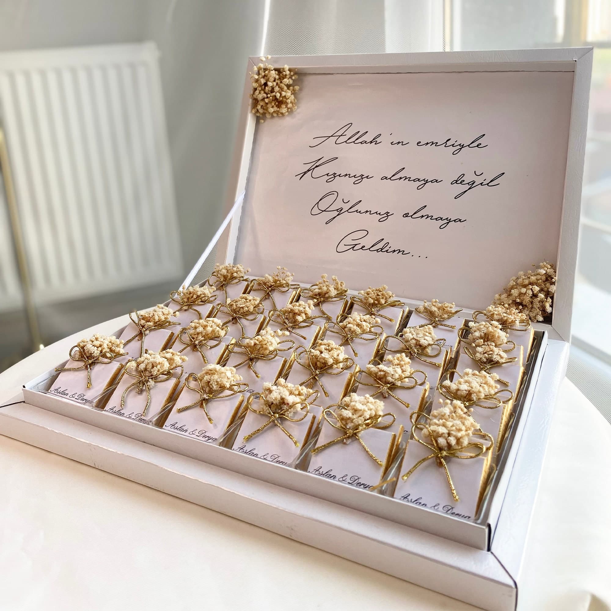 Personalized Wedding Chocolate Box Favors, Party Engagement Gift