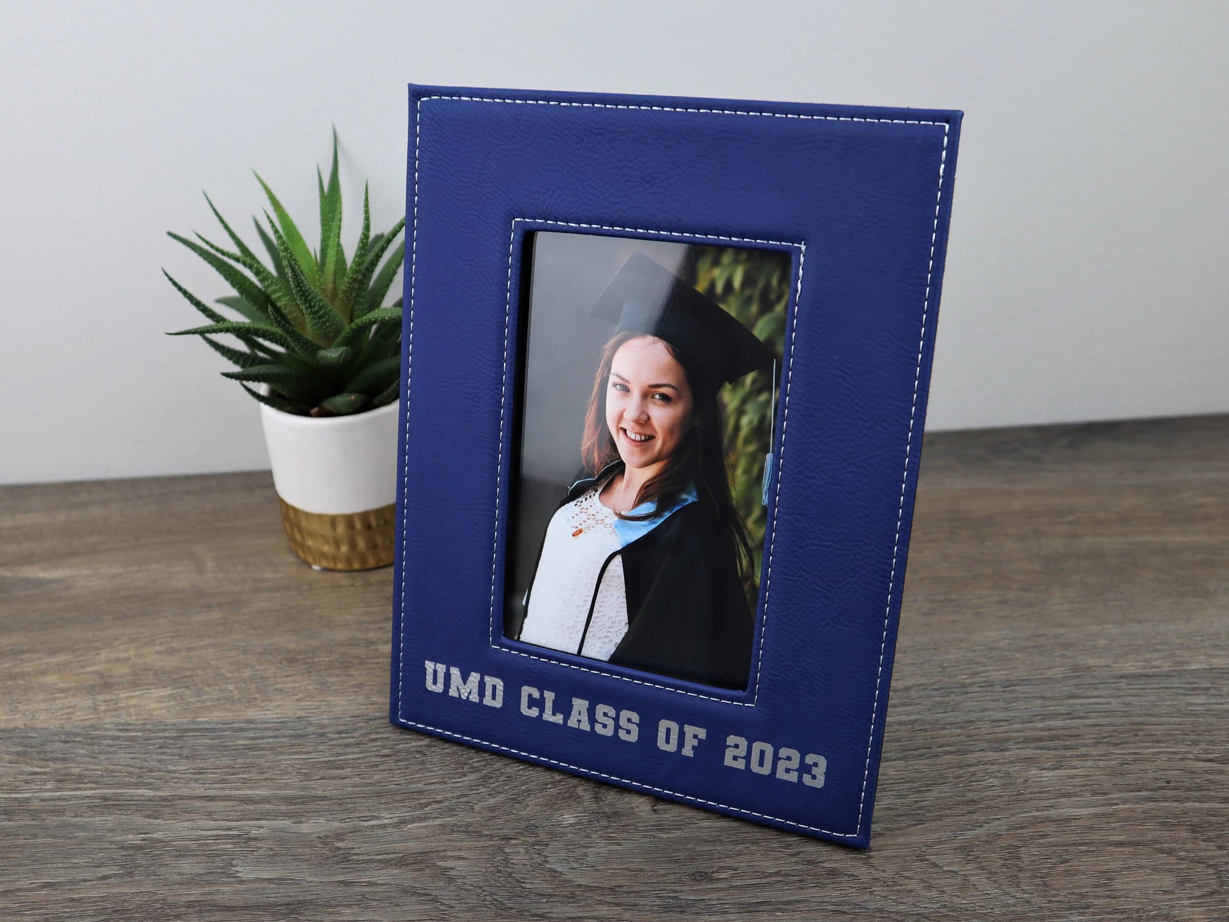 Personalized Faux Leather Picture Frame: Engraved Portrait Display (4x6, 5x7)