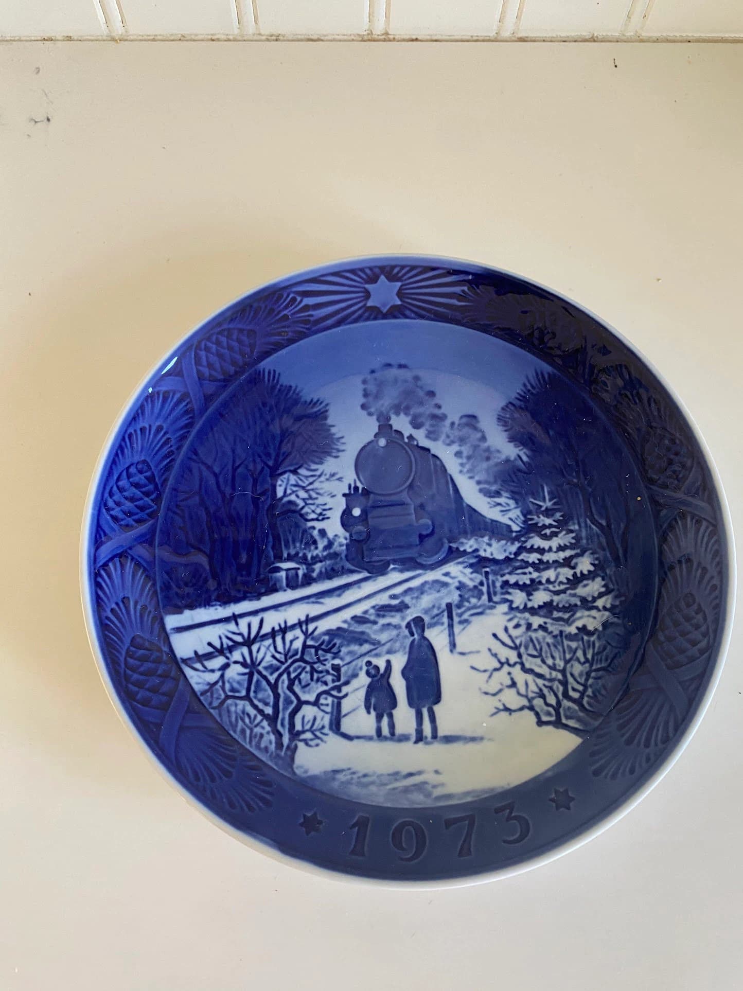 Royal Copenhagen Christmas plate 1973 going home for Christmas- signature BO #W