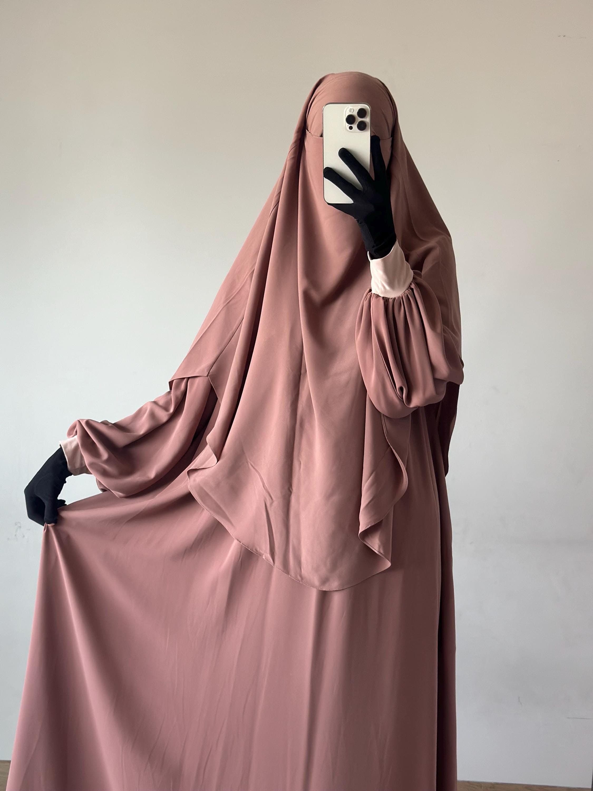Extra-wide skirt design of the abaya, crafted for comfort and modesty, suitable for all occasions