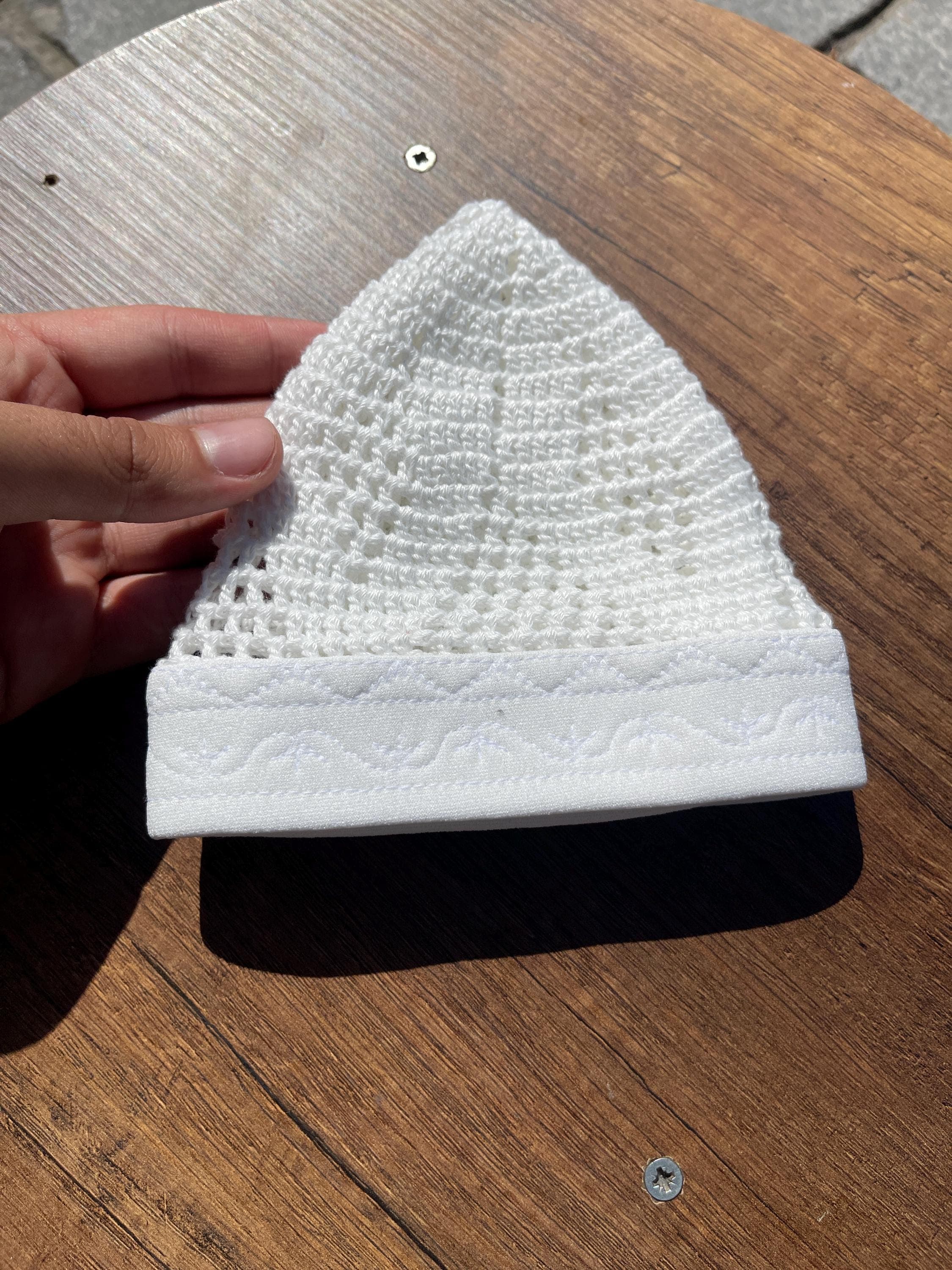 HAND WHİTE EGYPT Kufi Premium Quality Soft Kufi With Border Knit Judi/Kufi Hat Muslim Men - Islamic Gift for Him,Ramadan Gift,Eid Gift