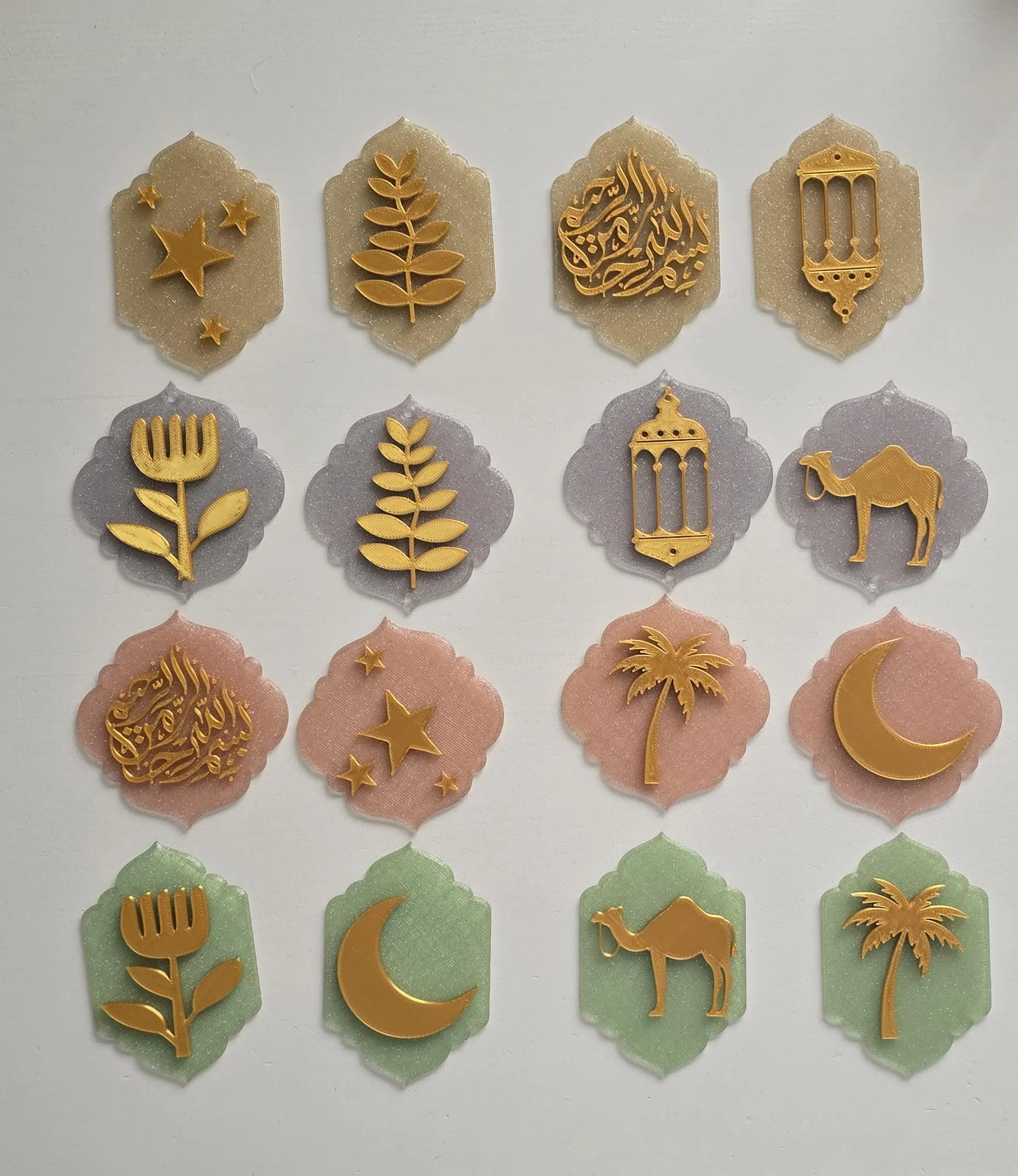 8er Set Ramadan Anhänger. Individuelle Dekoration mit Quasten. Handgefertigt&Einzigartiger Farbverlauf (Regenbogen PLA) - image 2