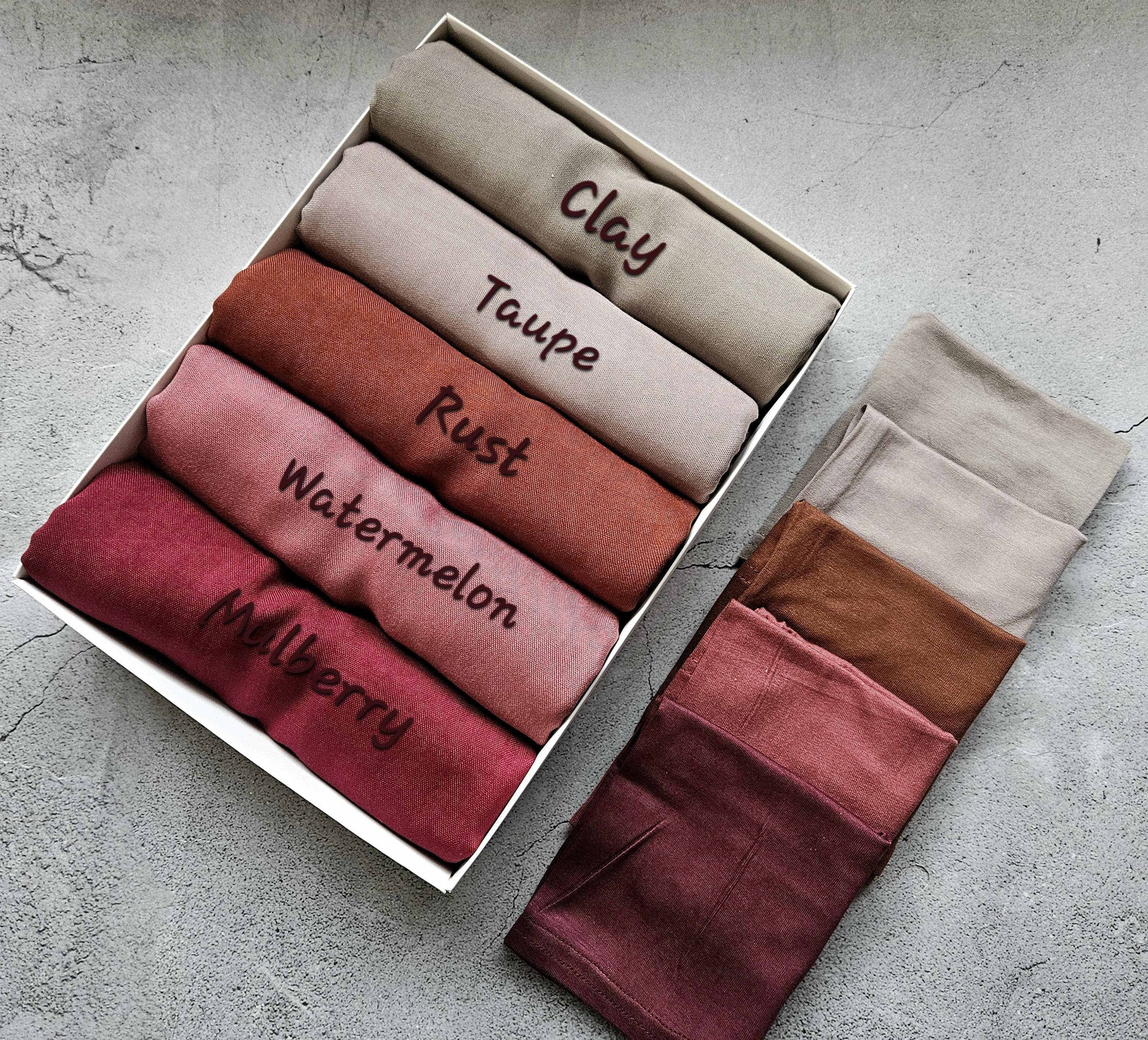 Hijab set gift box, chiffon hijabs gift for her, personalised gifting eid gift ramadan umrah gift hajj gift, gift for her, birthday gift - image 3