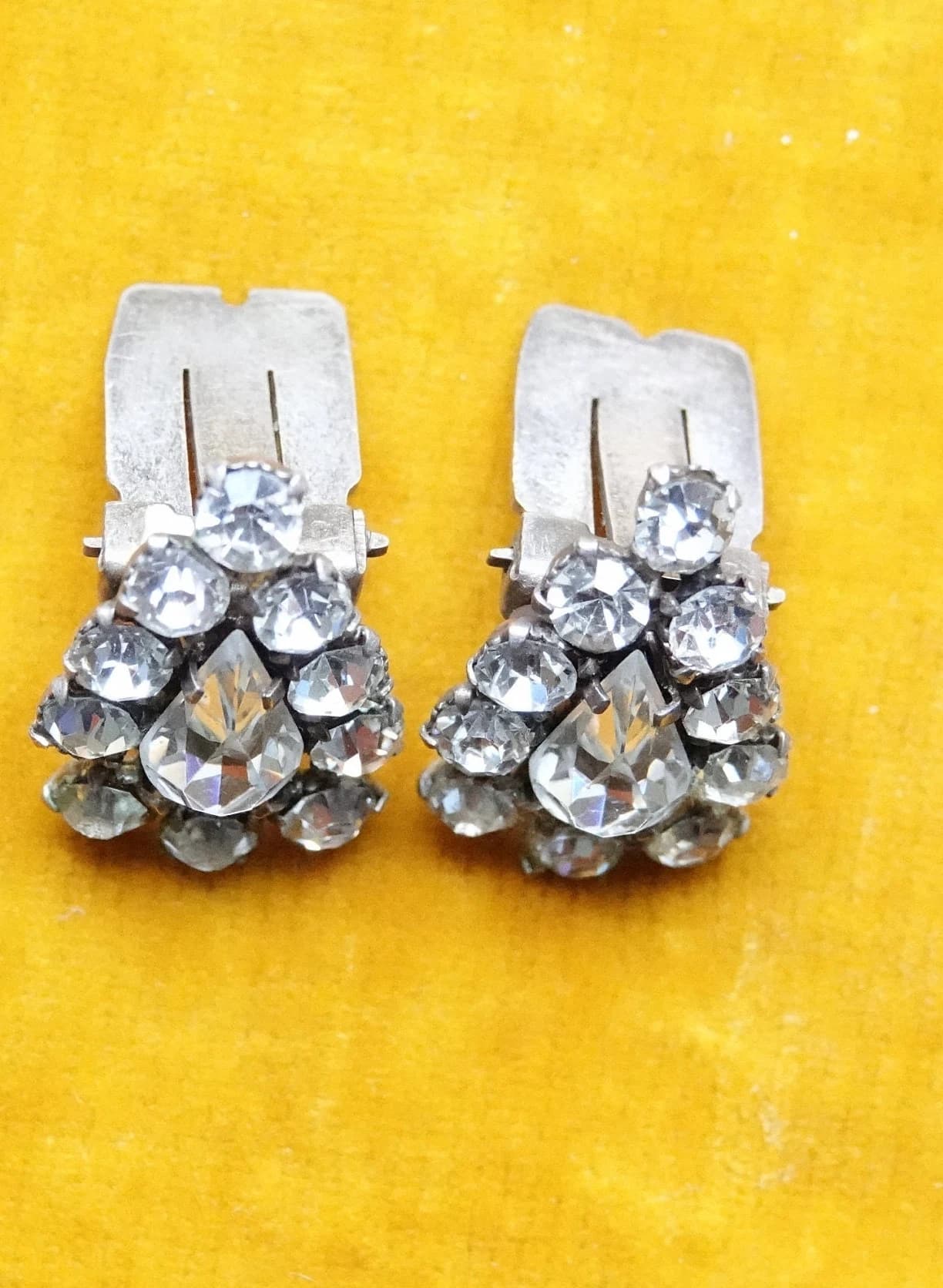 Vintage Rhinestone Teardrop Clip On Earrings, 1930s Art Deco - image 4