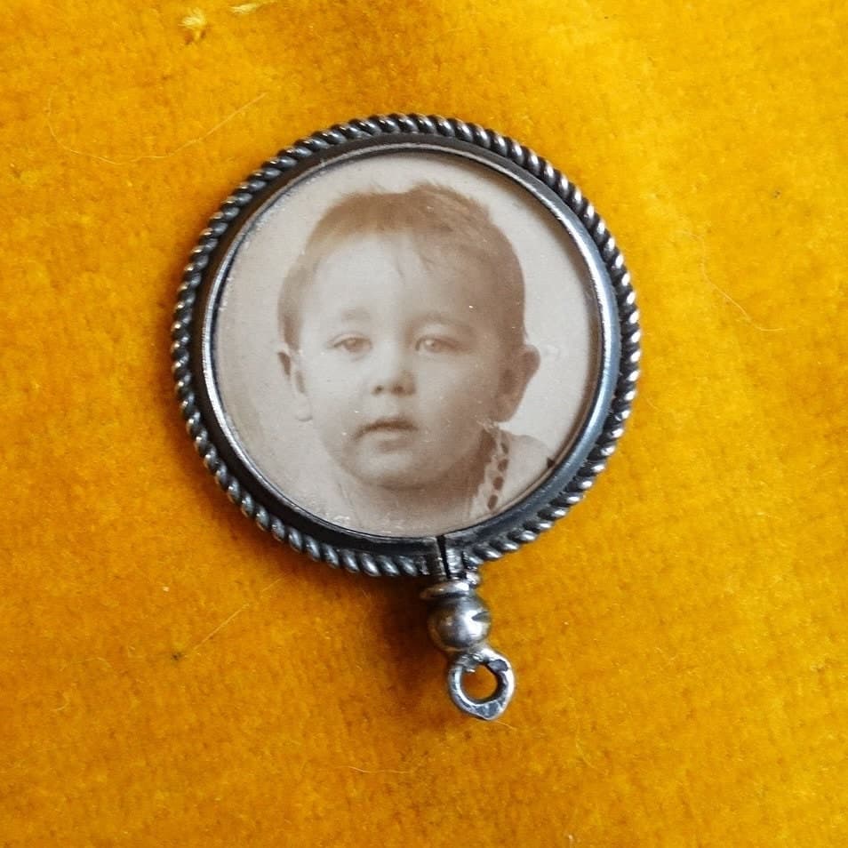 Antique Silver Mourning Pendant, Double Sided Photo Charm, Remembrance jewellery