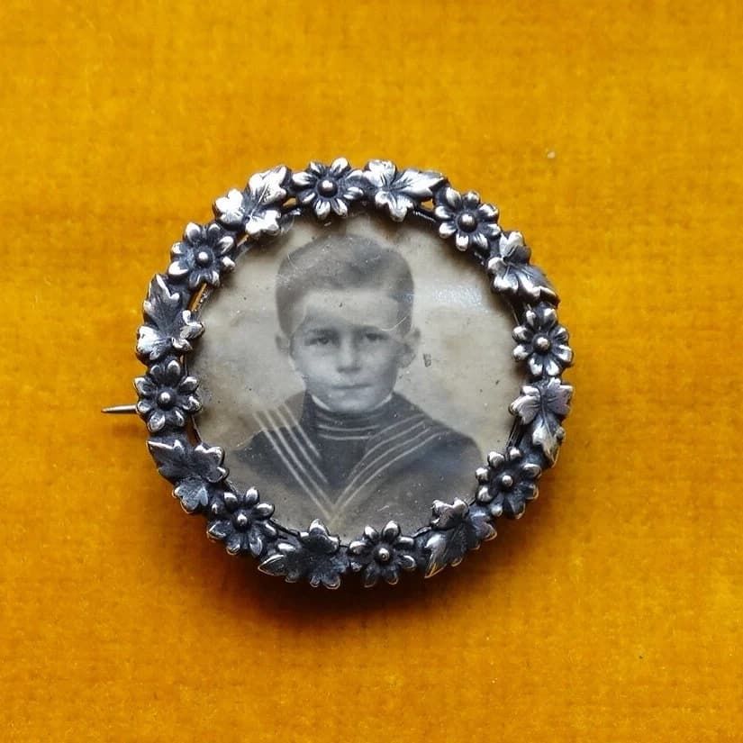 French silver photo pin/Antique Mourning jewellery/Edwardian bereavement brooch/Hallmarked