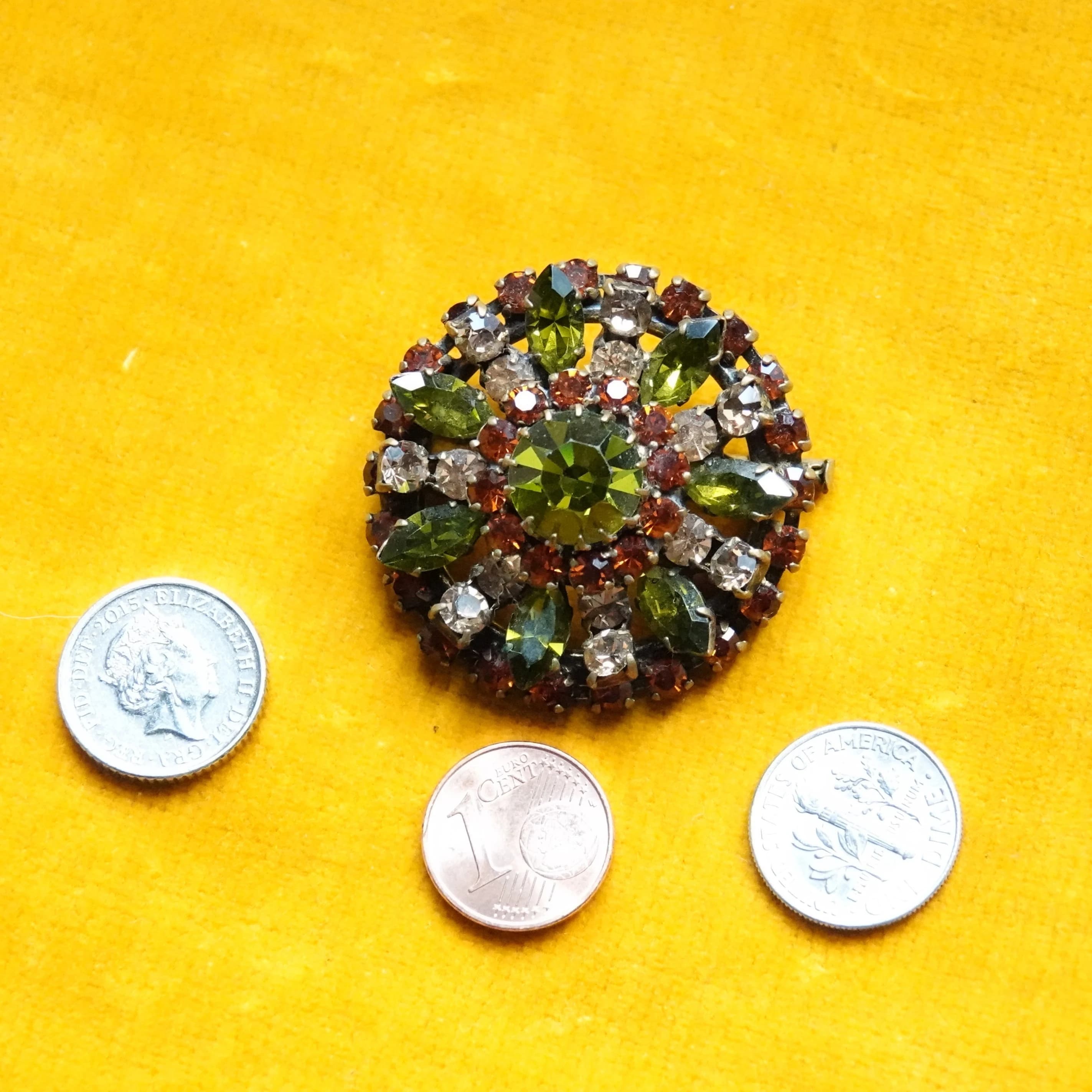 Green & bronze rhinestone brooch, Vintage round cluster brooch, 1950s costume jewellery, Cloak fastener - image 3