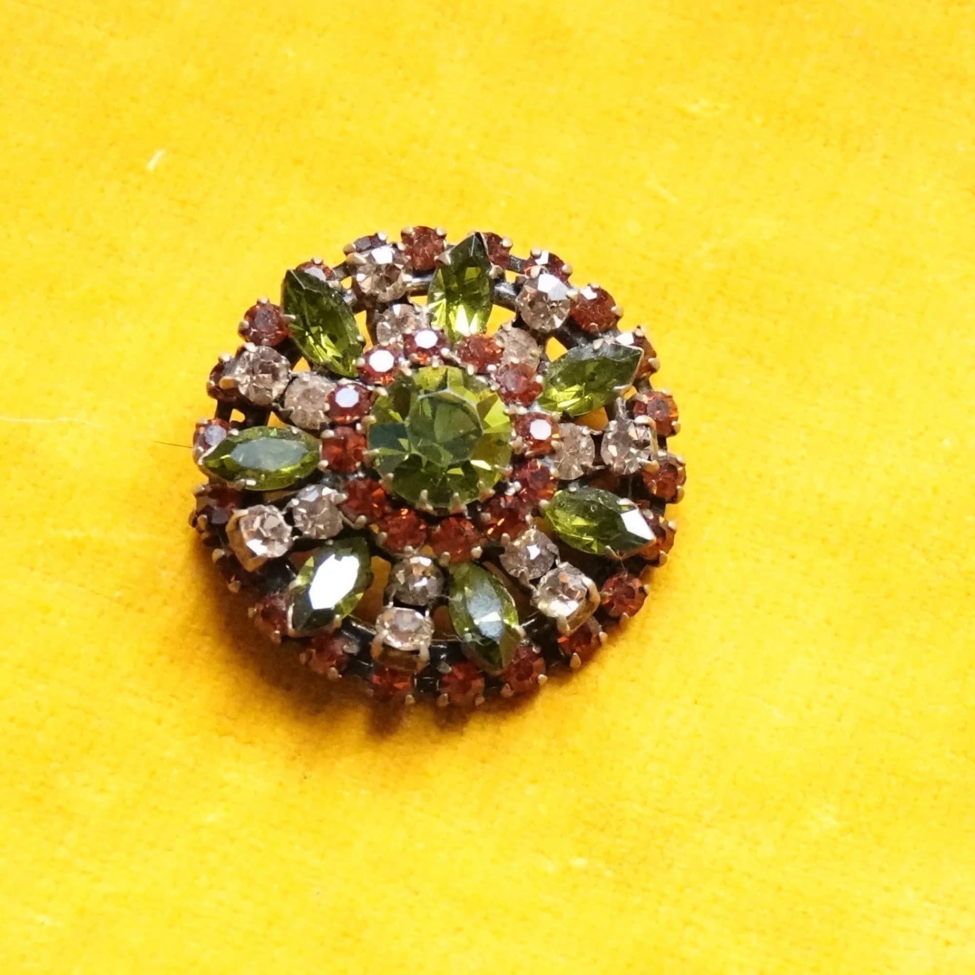 Green & bronze rhinestone brooch, Vintage round cluster brooch, 1950s costume jewellery, Cloak fastener - image 5