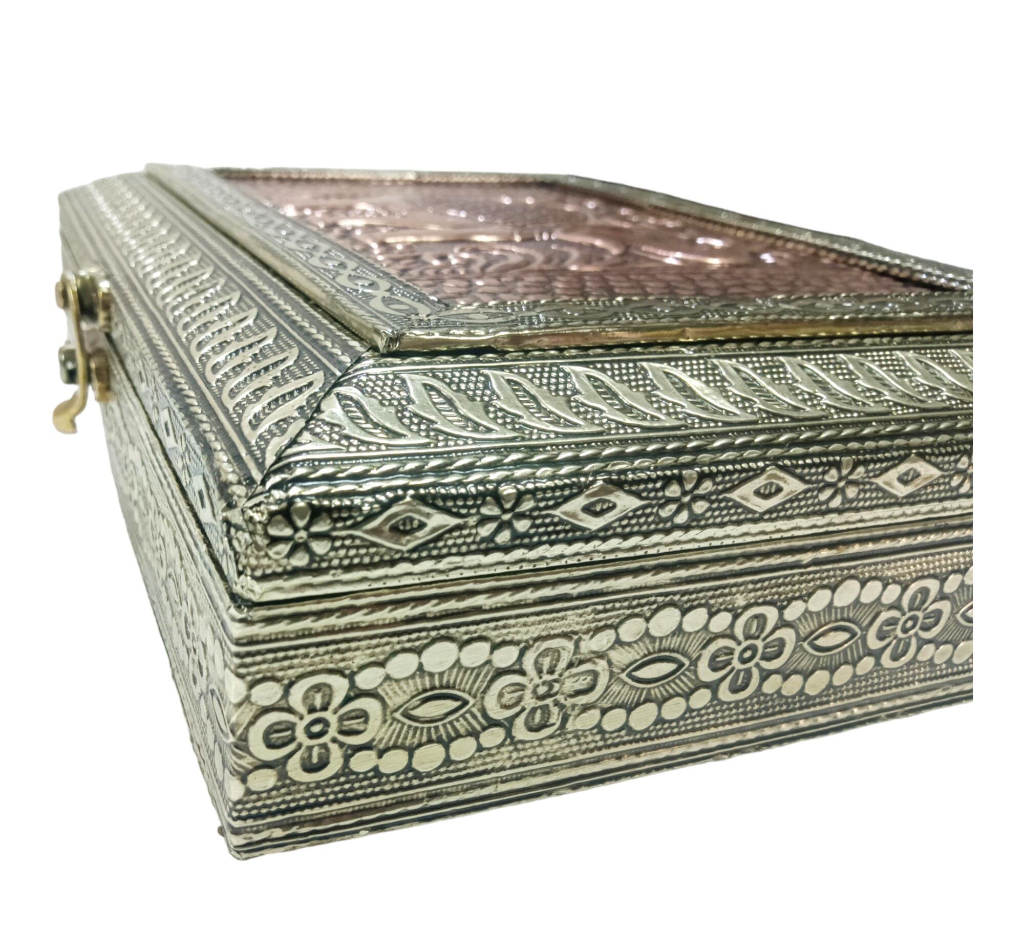 Meenakari Design Wooden Dryfruit Box.

Meenakari Wooden Mukhvas Box,Chocolate Box,
Handmade Decorative DryFruit Box,
Wedding box,
Ethnic dryfruit box,
Handmade wooden dry fruit box,Art Box,
Elegant Nut Storage ,
Festive and Traditional Dry Fruit Box,