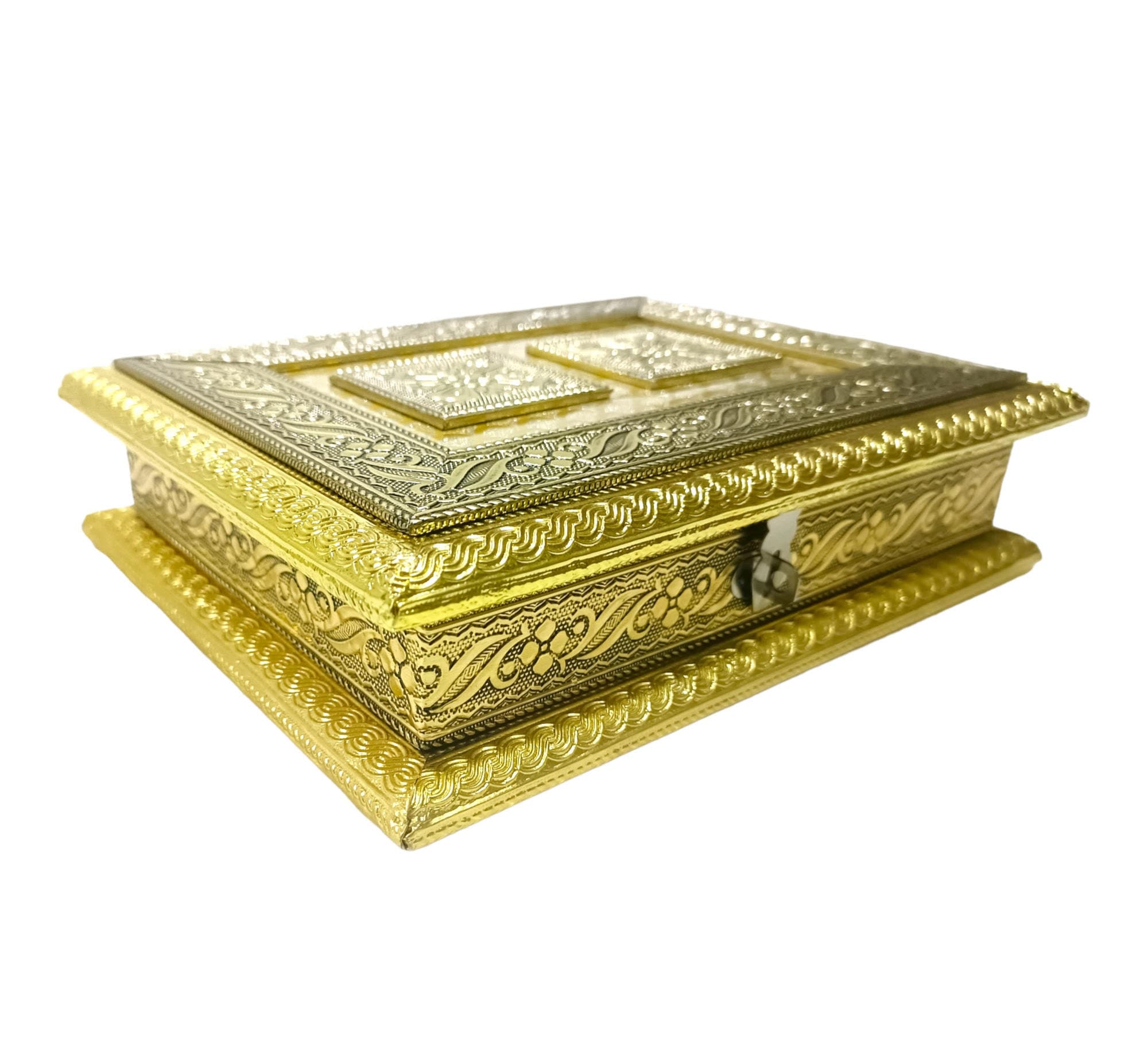 Exquisite Meenakari Design Wooden Dryfruit Box - Indian Handicrafts for Home Decor and Festive Gifting
Wooden handcrafted Dryfruit box/Oxidised Diwali gift box/dryfruit box/Indian traditional giftbox/wedding Meenakari box/Handmade dryfruit box