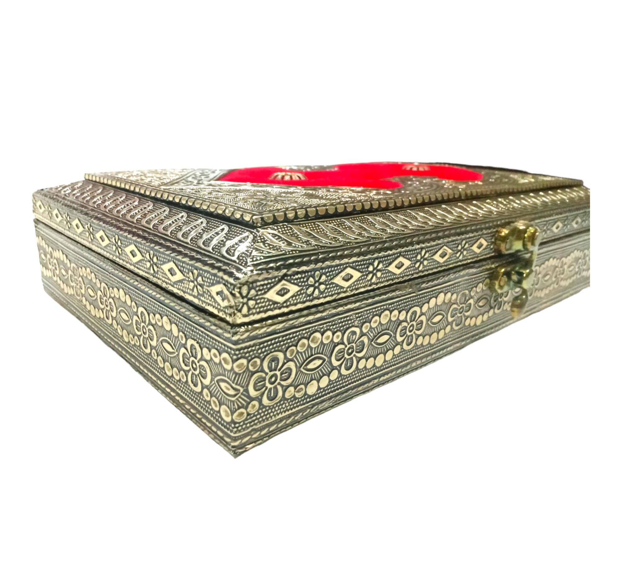 This box is made of wood and covered with traditional design metal foil
Wooden Chocolat,Mukhvas Box
Decorative dry fruit box
Handmade wooden dry fruit box
Festive,Traditional And Wedding Wooden Meenakari Dry Fruit Box
Handcrafted wooden dry fruit box